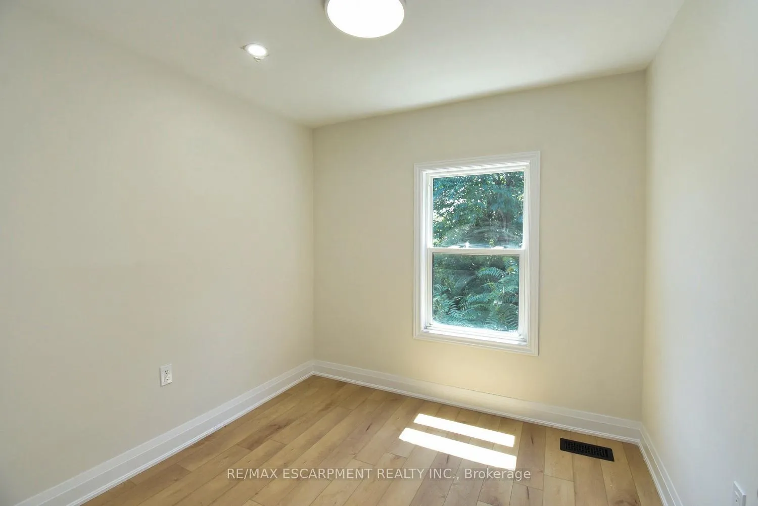 Photo 27 of 126 Evans Street, Hamilton, Landsdale — HOMEH