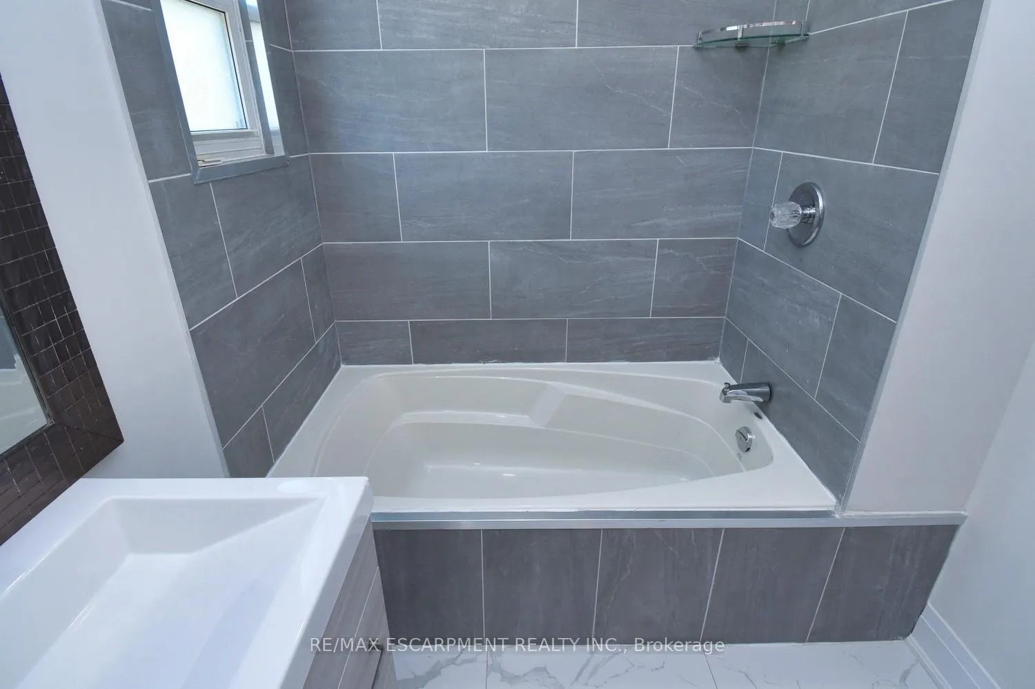 Photo 33 of 126 Evans Street, Hamilton, Landsdale — HOMEH
