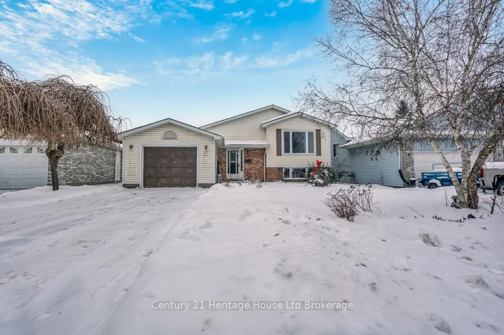 Photo 1 of 17 Beckett Boulevard, Tillsonburg — HOMEH