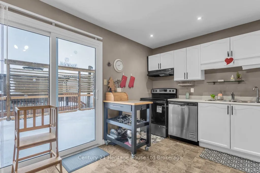 Photo 5 of 17 Beckett Boulevard, Tillsonburg — HOMEH