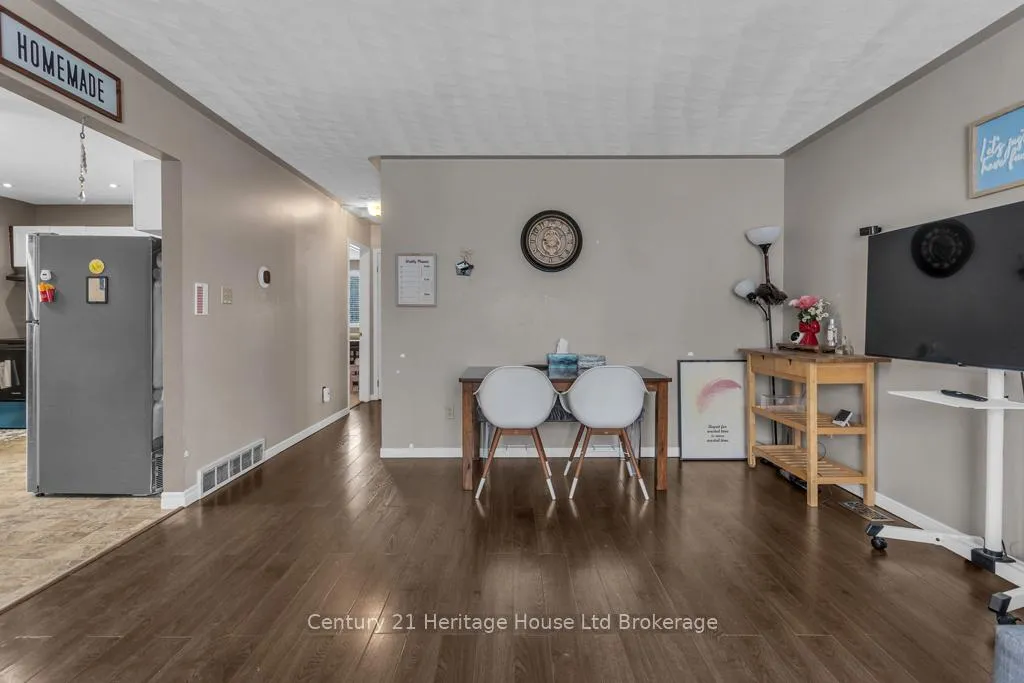 Photo 10 of 17 Beckett Boulevard, Tillsonburg — HOMEH