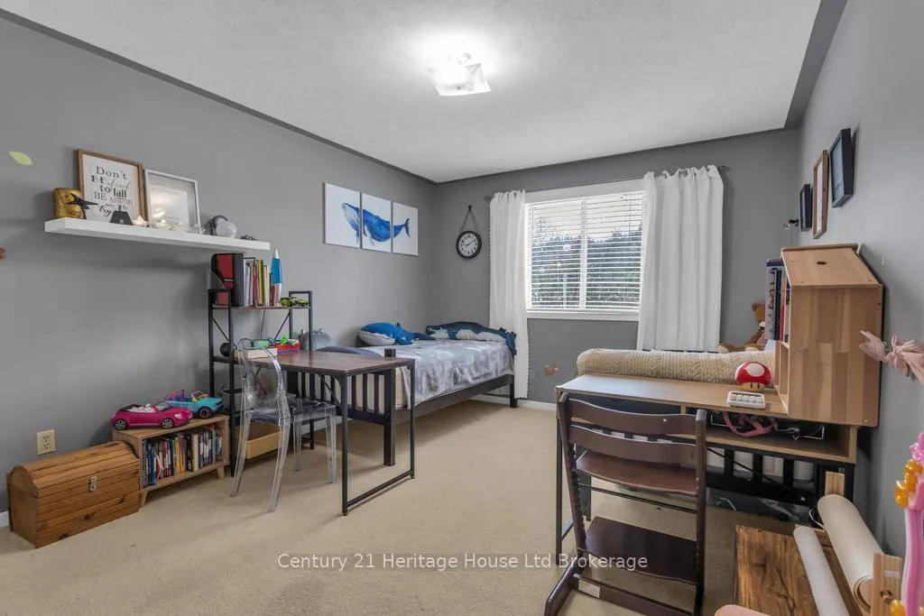 Photo 11 of 17 Beckett Boulevard, Tillsonburg — HOMEH