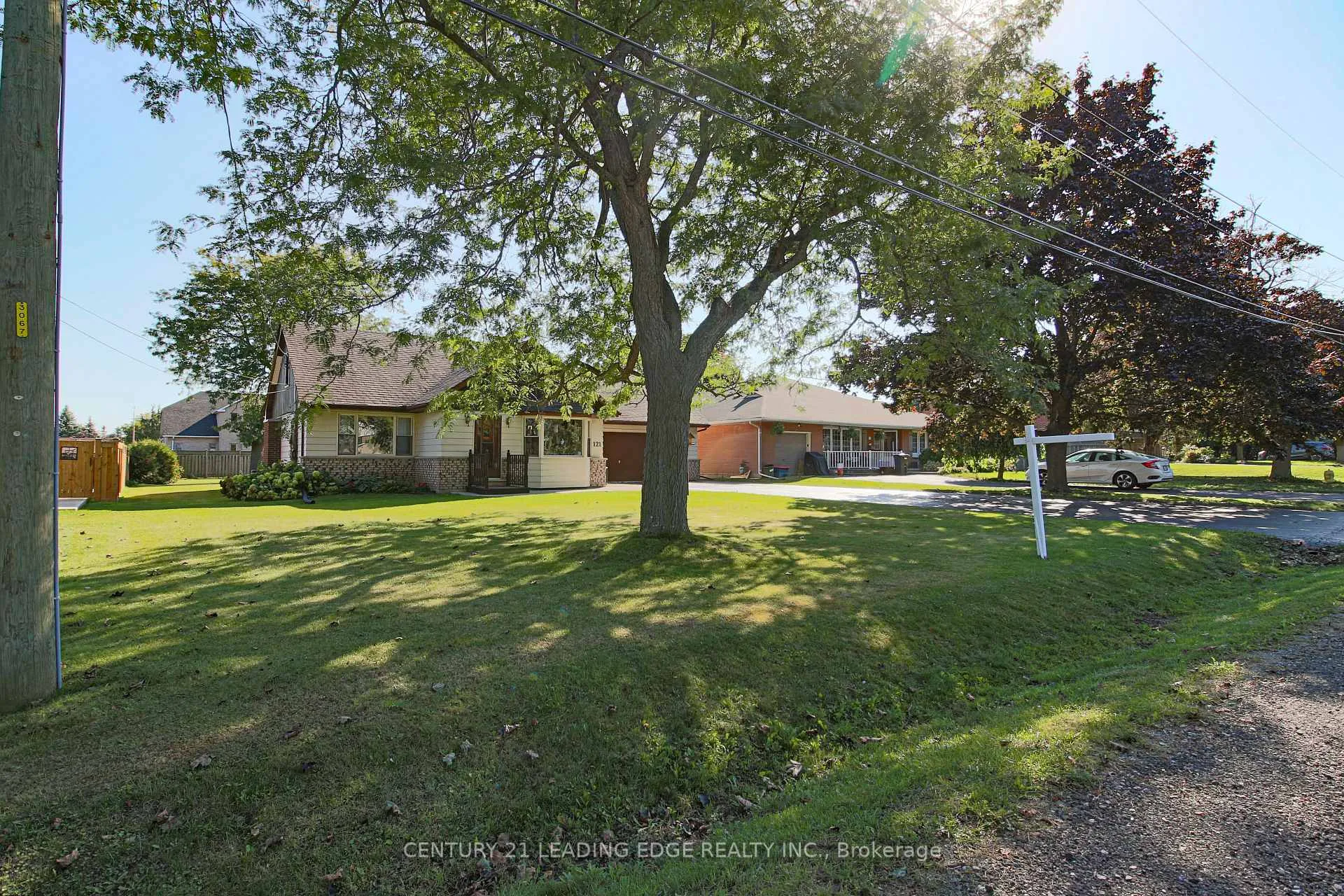 Photo 2 of 121 Northview Avenue, Whitby, Blue Grass Meadows — HOMEH
