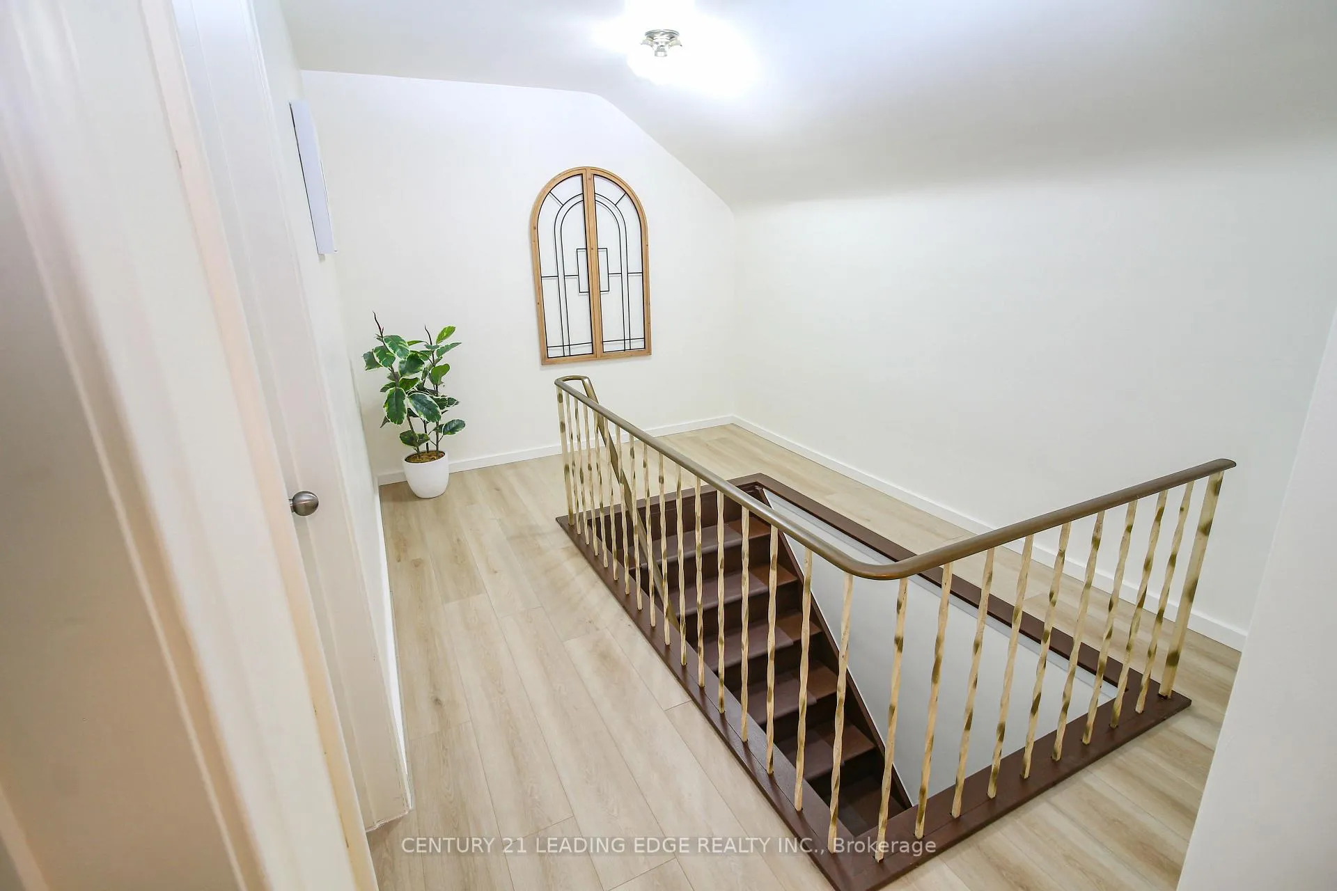 Photo 12 of 121 Northview Avenue, Whitby, Blue Grass Meadows — HOMEH