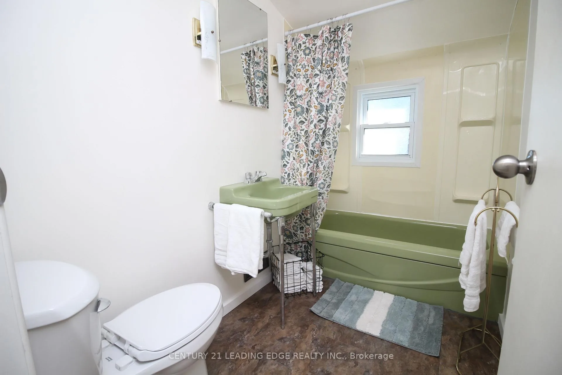 Photo 17 of 121 Northview Avenue, Whitby, Blue Grass Meadows — HOMEH
