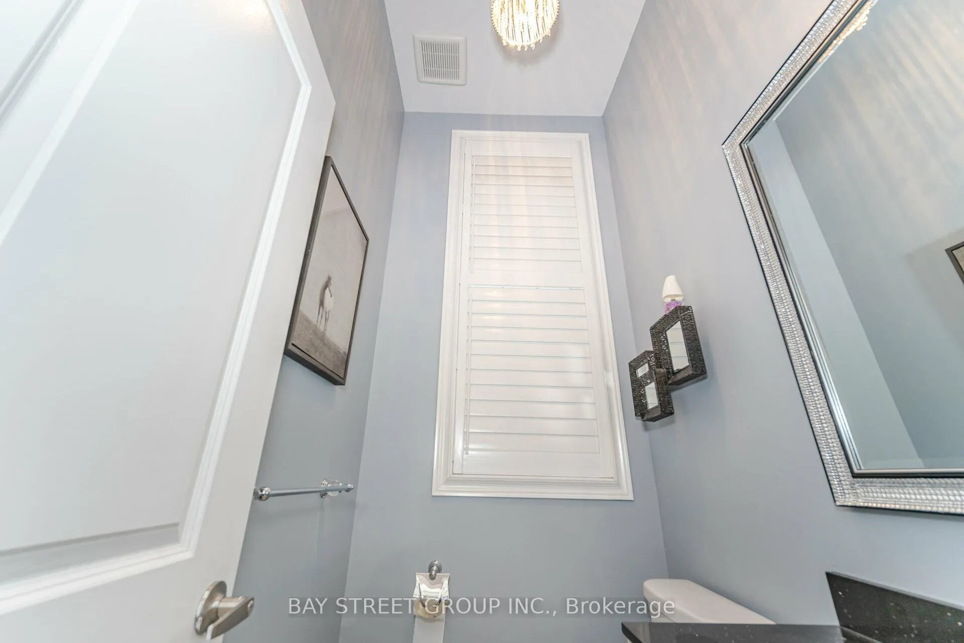 Photo 6 of 31 Aster Drive, Vaughan, Kleinburg — HOMEH