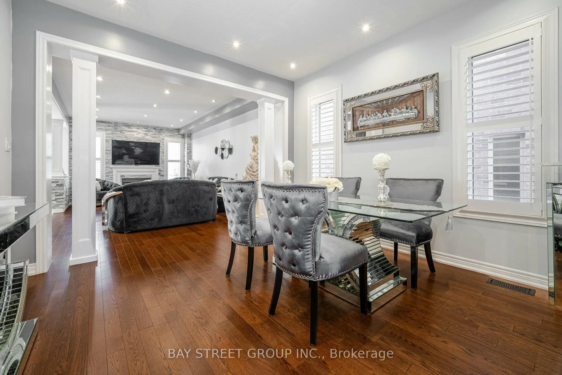 Photo 7 of 31 Aster Drive, Vaughan, Kleinburg — HOMEH