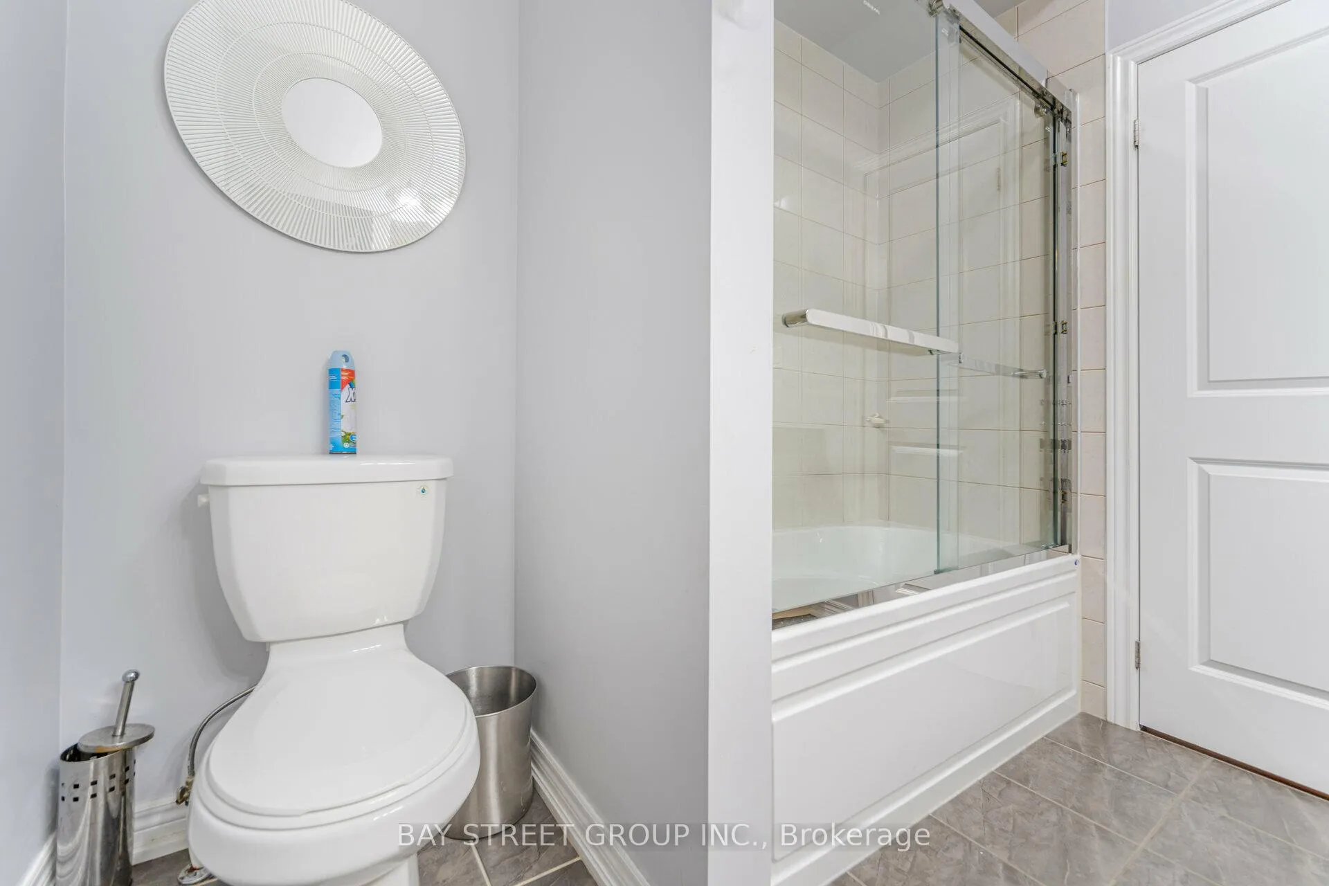 Photo 19 of 31 Aster Drive, Vaughan, Kleinburg — HOMEH
