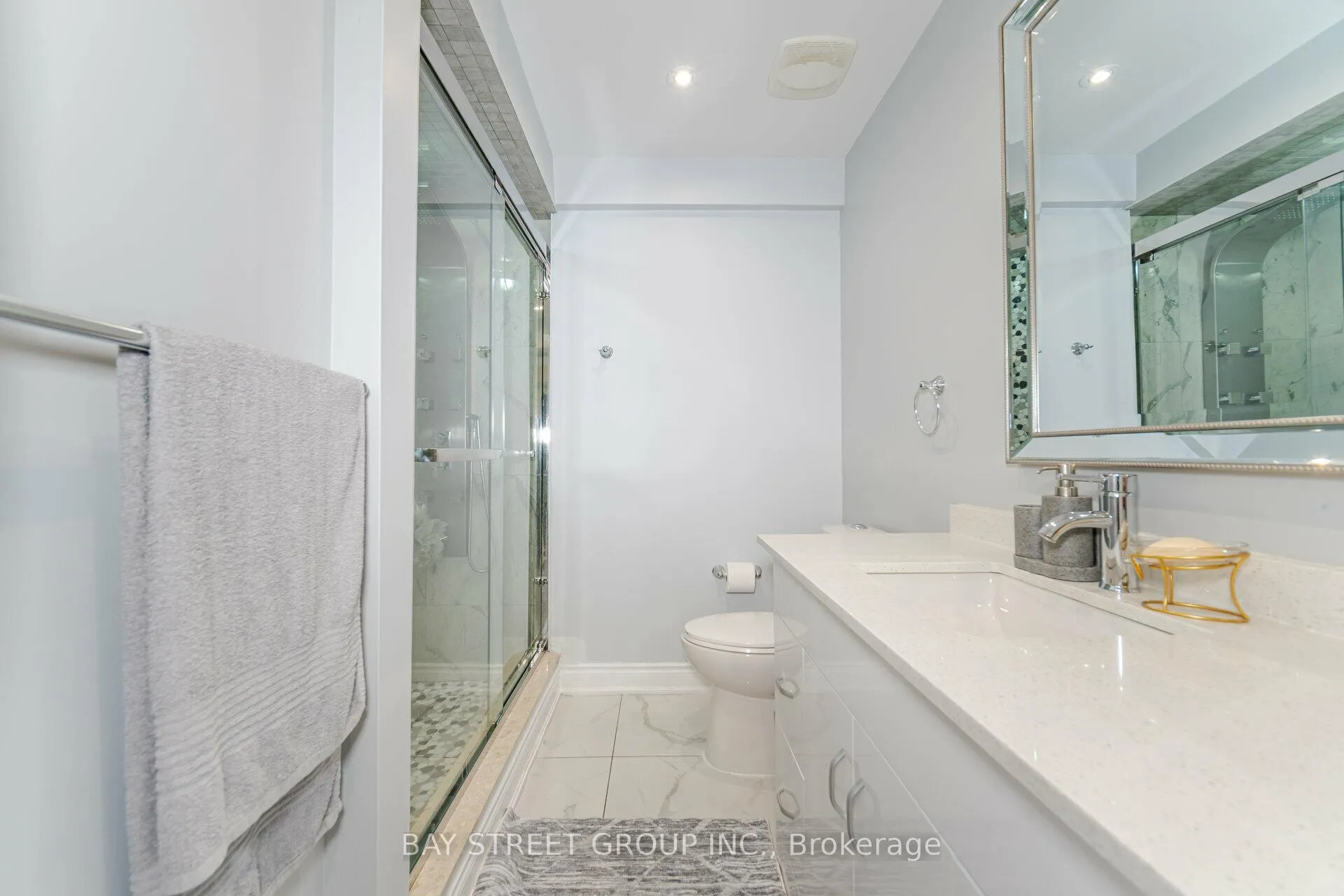 Photo 26 of 31 Aster Drive, Vaughan, Kleinburg — HOMEH