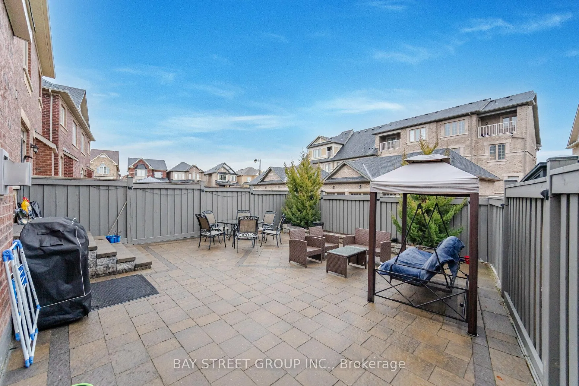 Photo 29 of 31 Aster Drive, Vaughan, Kleinburg — HOMEH