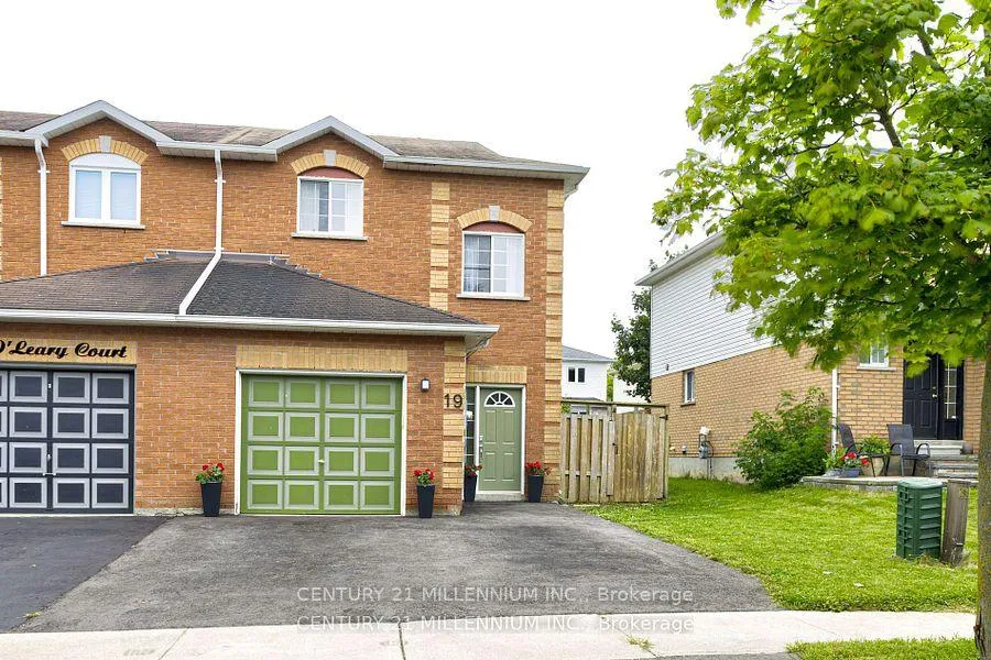 Photo 3 of 19 O'Leary Court, New Tecumseth, Tottenham — HOMEH