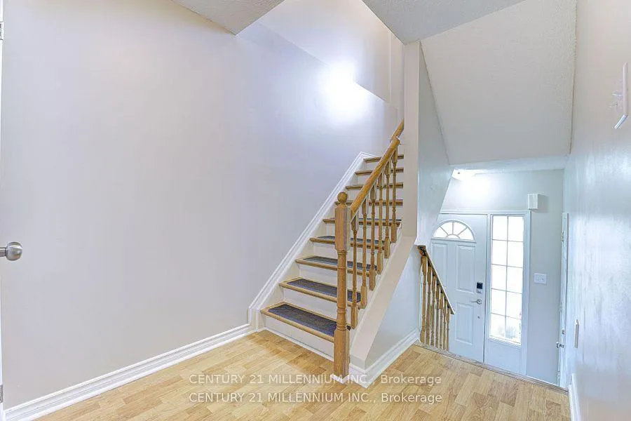 Photo 6 of 19 O'Leary Court, New Tecumseth, Tottenham — HOMEH