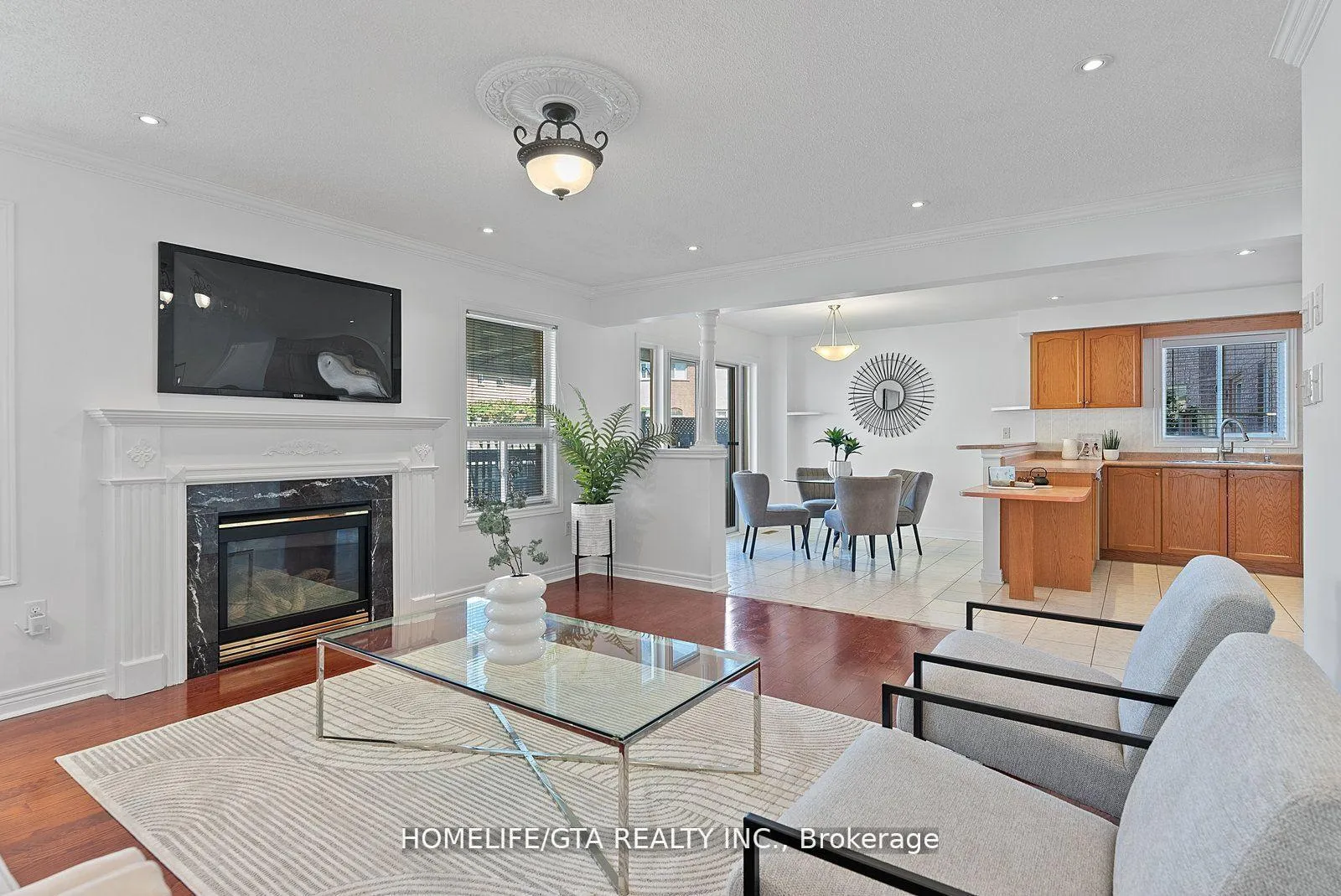 Photo 8 of 264 Stonebridge Drive, Markham, Berczy — HOMEH