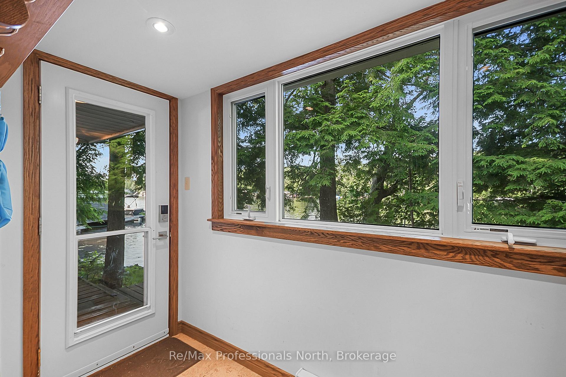 Photo 4 of 3-4 MB Henry Island, Gravenhurst, Muskoka (S) — HOMEH