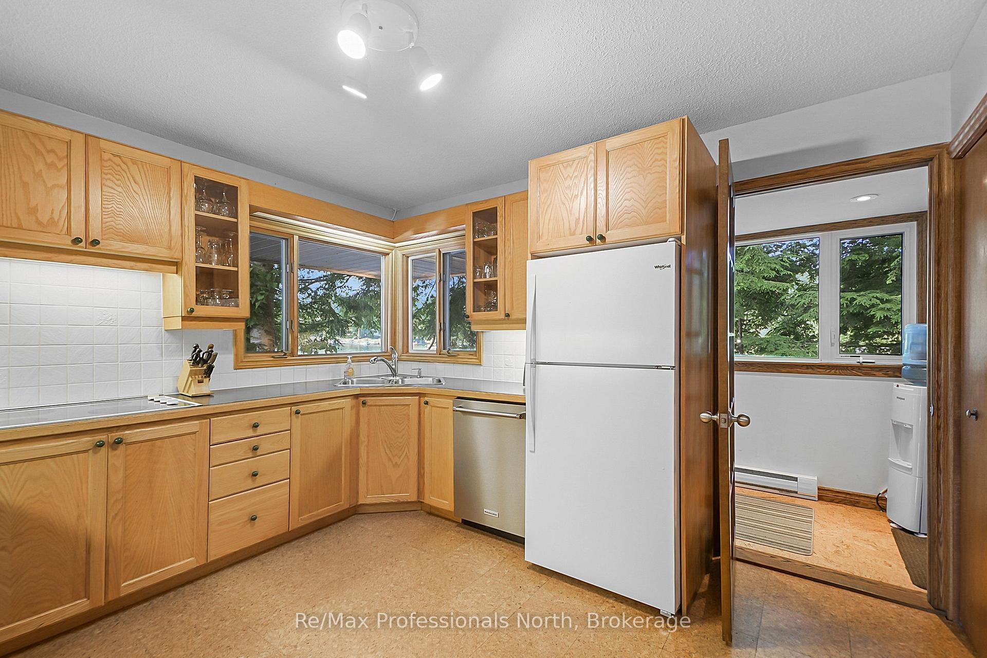 Photo 6 of 3-4 MB Henry Island, Gravenhurst, Muskoka (S) — HOMEH