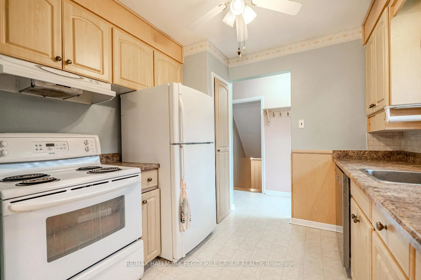 Photo 5 of 3 Pratt Road, Barrie, Wellington — HOMEH
