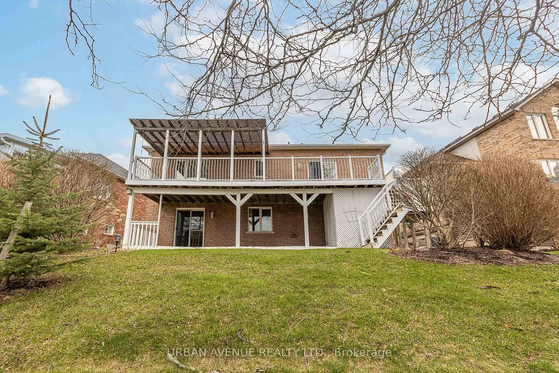 Photo 2 of 363 Waterbury Crescent, Scugog, Port Perry — HOMEH