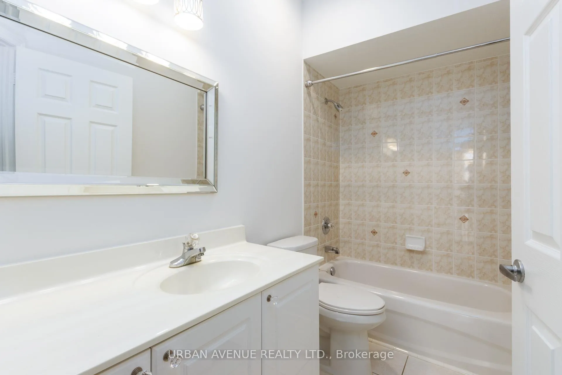 Photo 8 of 363 Waterbury Crescent, Scugog, Port Perry — HOMEH
