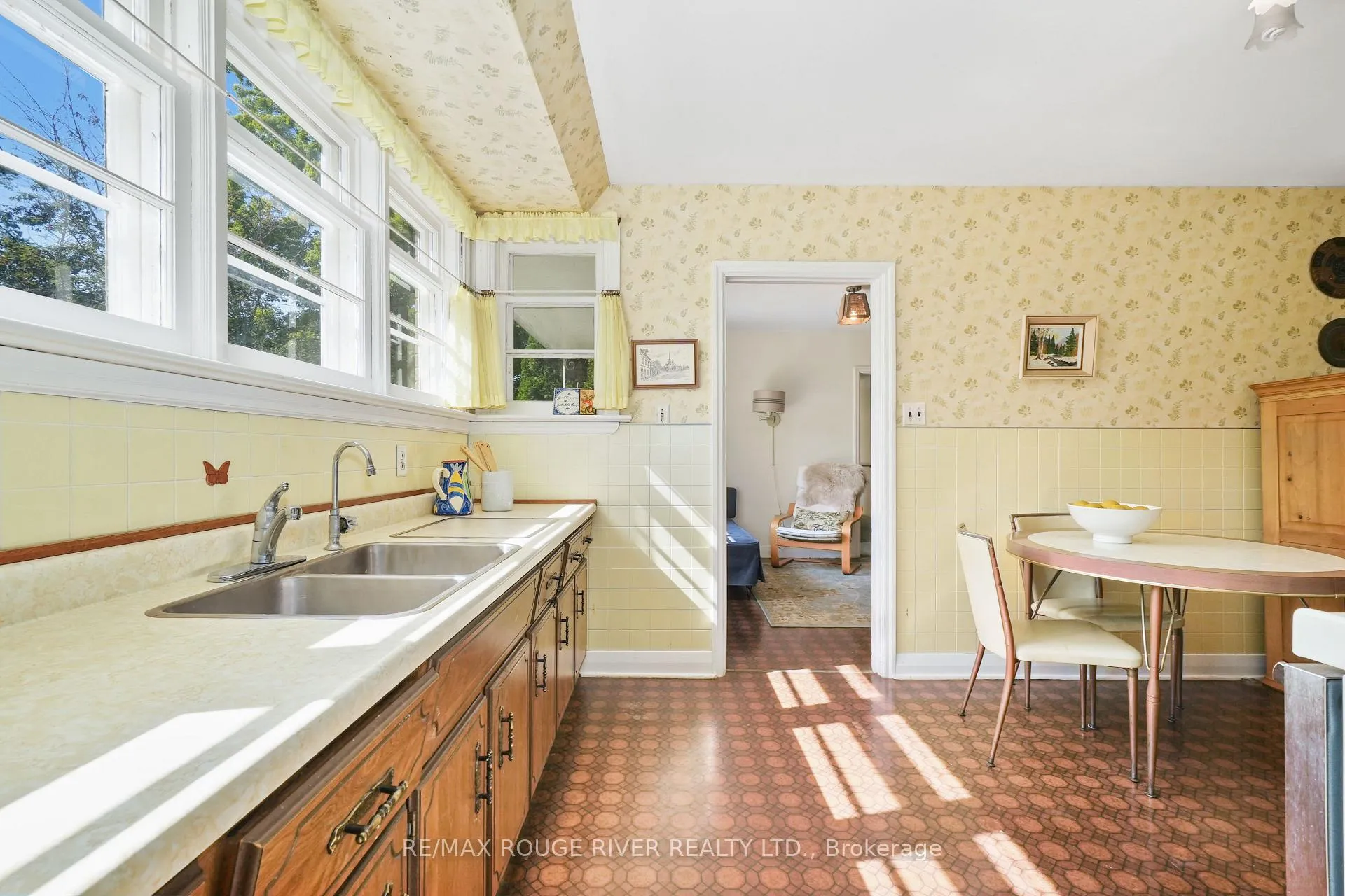 Photo 7 of Unit B, 5250 County Rd 45, Hamilton Township, Baltimore — HOMEH