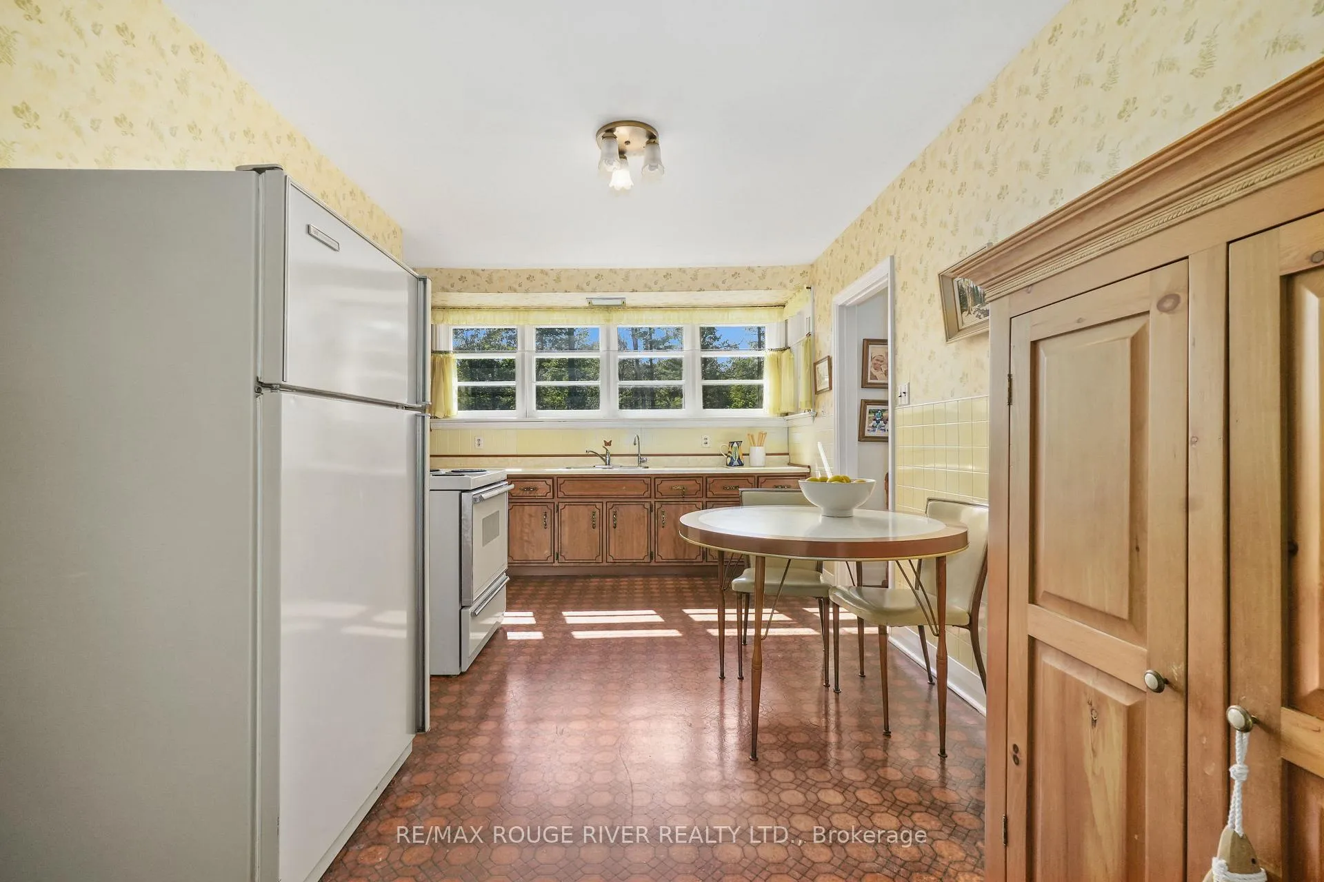 Photo 8 of Unit B, 5250 County Rd 45, Hamilton Township, Baltimore — HOMEH