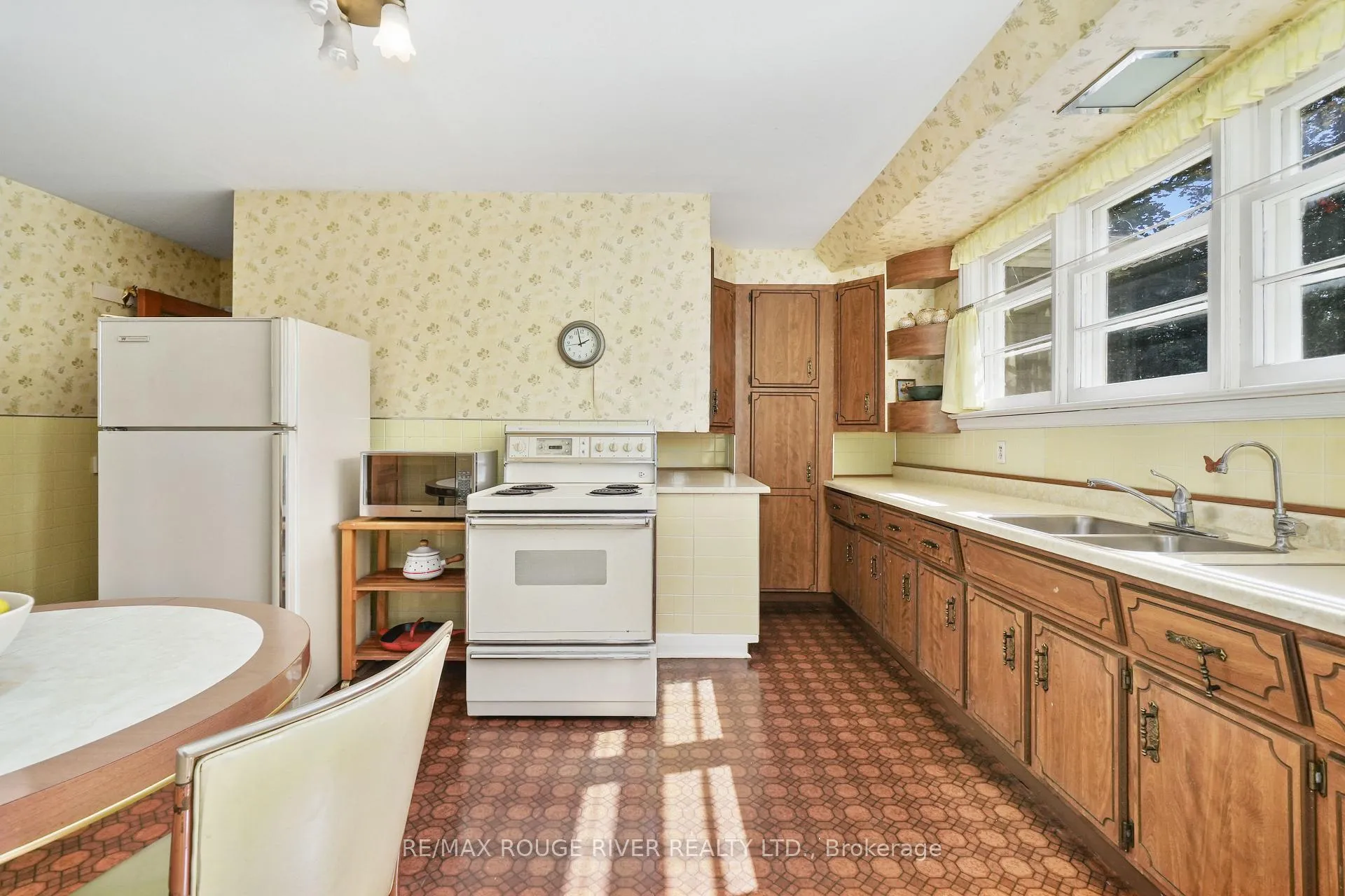 Photo 10 of Unit B, 5250 County Rd 45, Hamilton Township, Baltimore — HOMEH