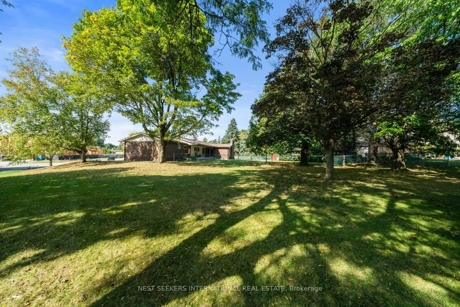 Photo 3 of 27 Noblewood Drive, King, Nobleton — HOMEH