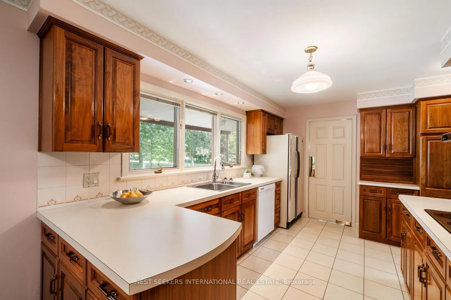 Photo 8 of 27 Noblewood Drive, King, Nobleton — HOMEH