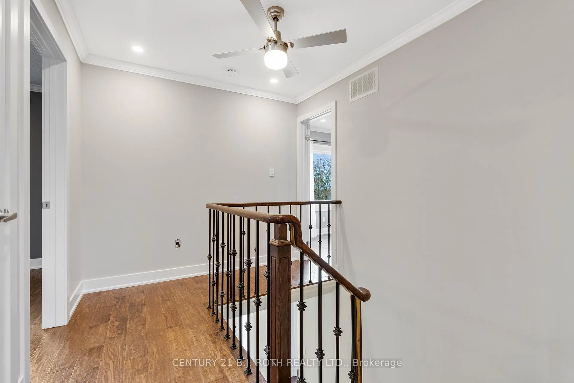 Photo 30 of 36 Carr Drive, Barrie, Letitia Heights — HOMEH