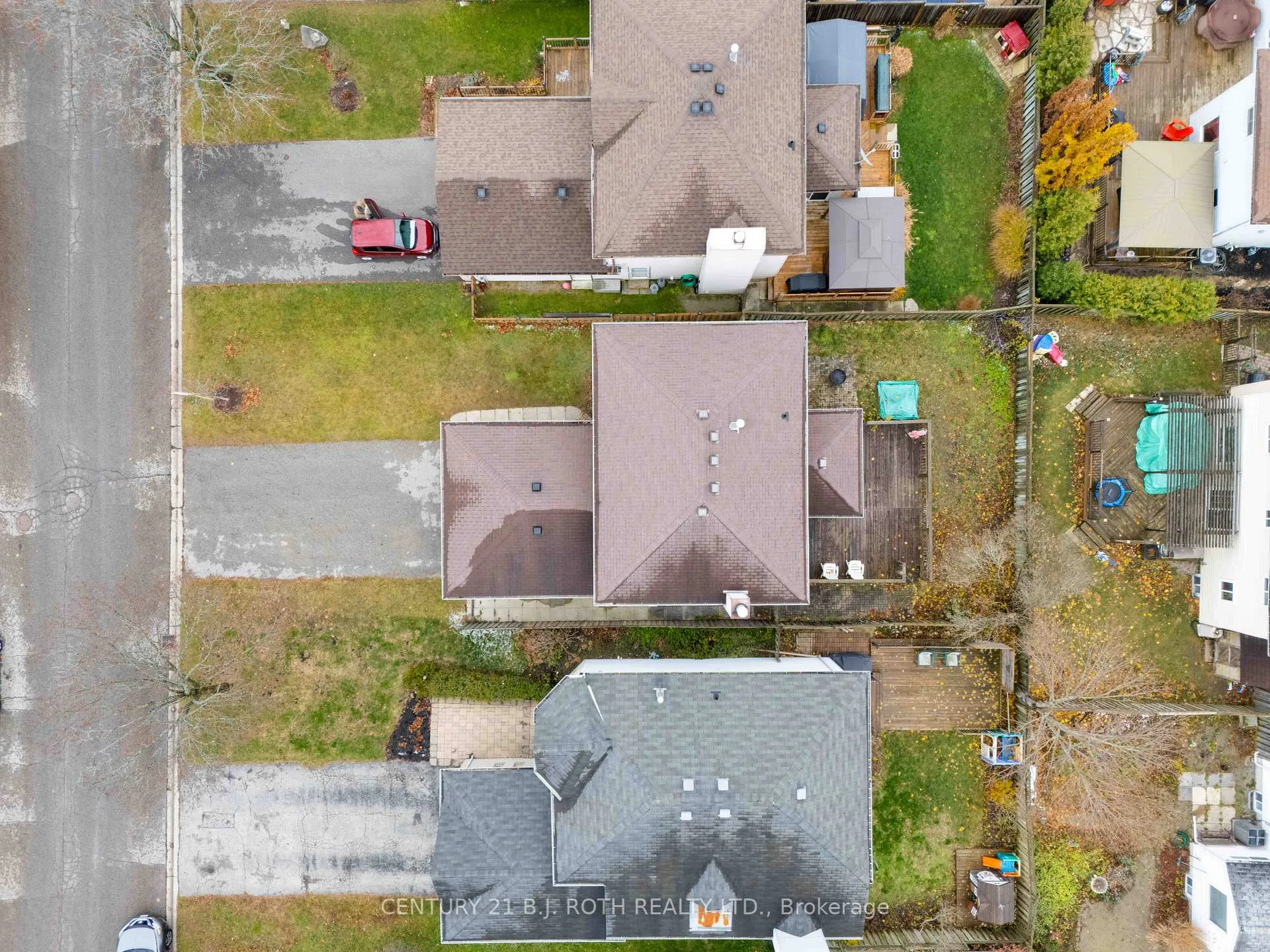 Photo 40 of 36 Carr Drive, Barrie, Letitia Heights — HOMEH