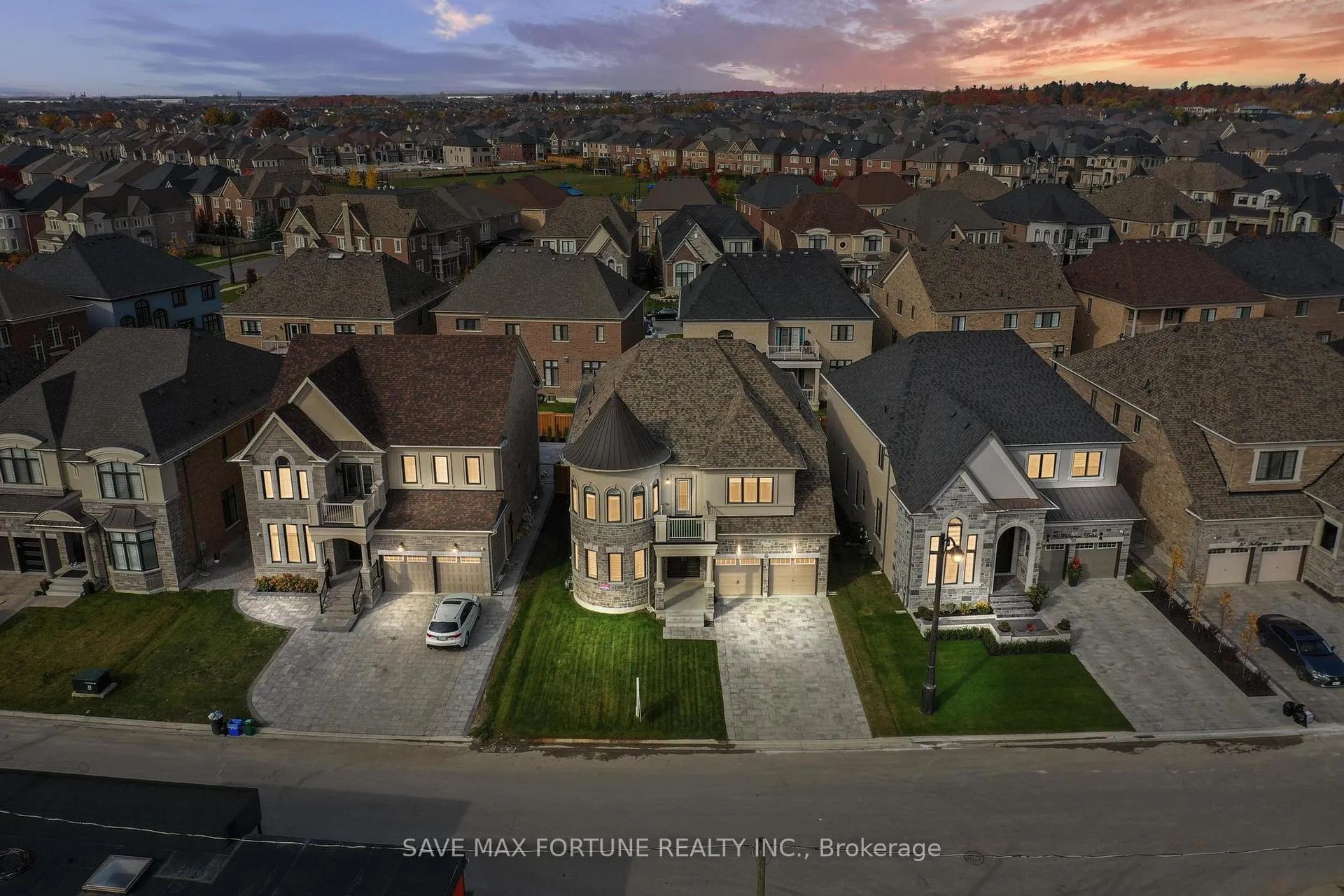Photo 1 of 22 Pellegrini Dr E, Vaughan, Kleinburg — HOMEH