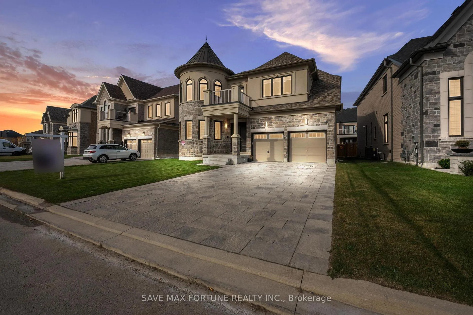 Photo 4 of 22 Pellegrini Dr E, Vaughan, Kleinburg — HOMEH