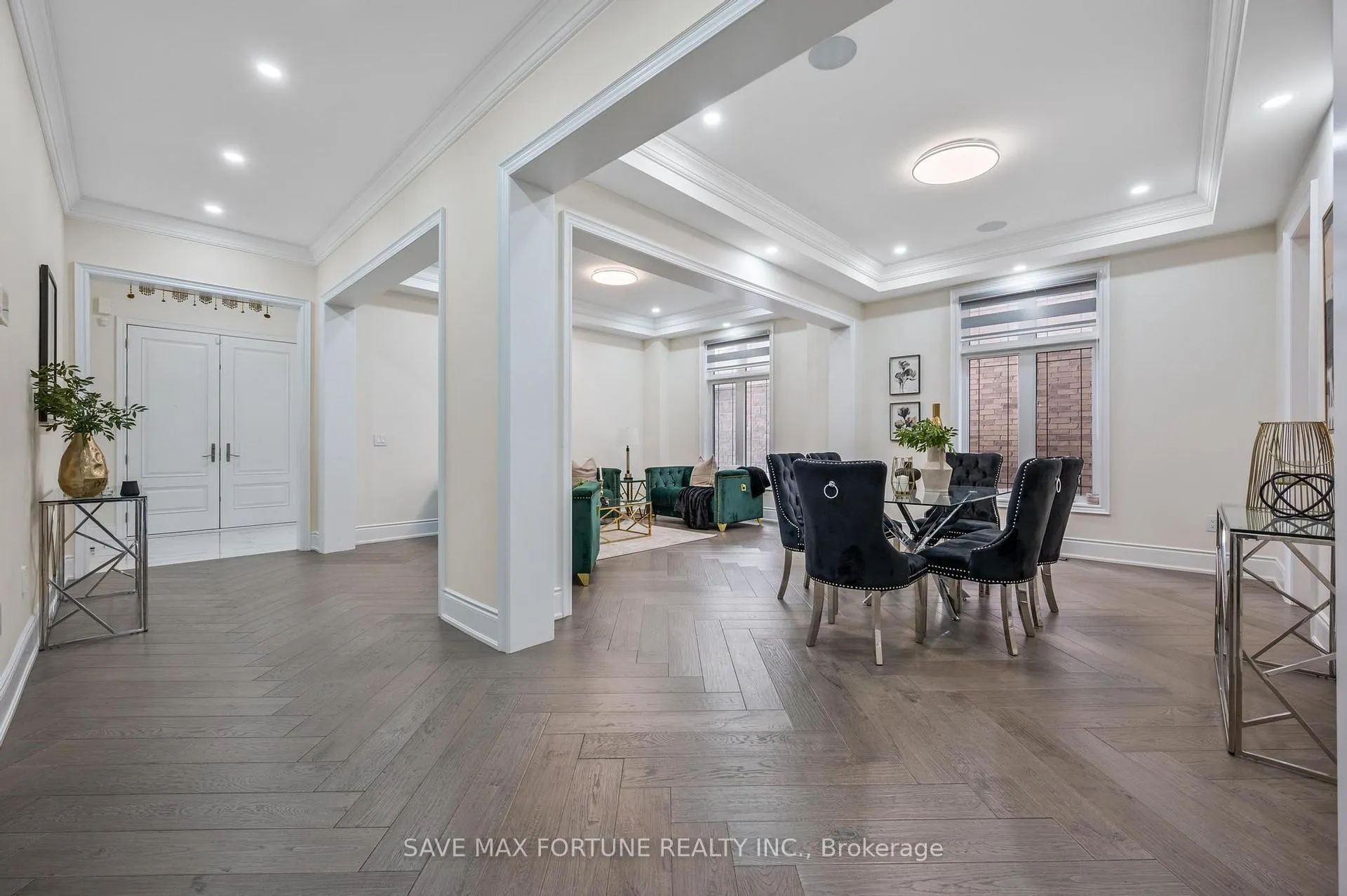 Photo 7 of 22 Pellegrini Dr E, Vaughan, Kleinburg — HOMEH