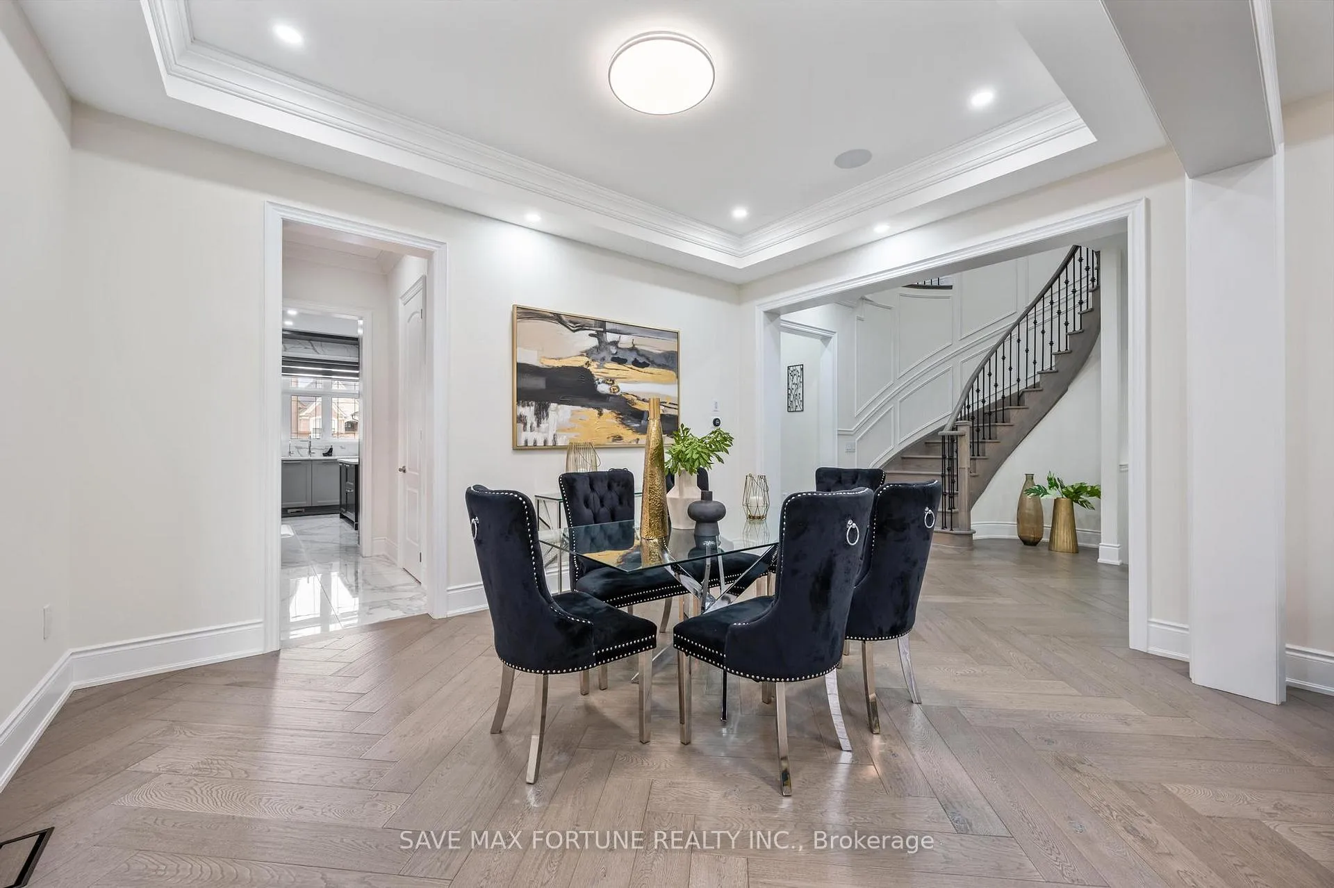 Photo 9 of 22 Pellegrini Dr E, Vaughan, Kleinburg — HOMEH