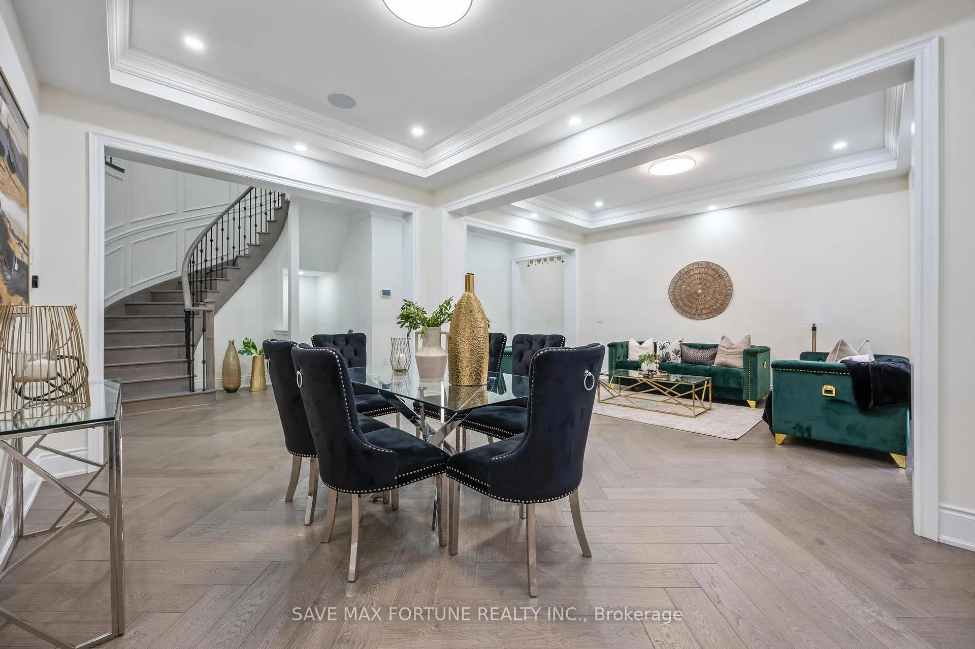 Photo 10 of 22 Pellegrini Dr E, Vaughan, Kleinburg — HOMEH