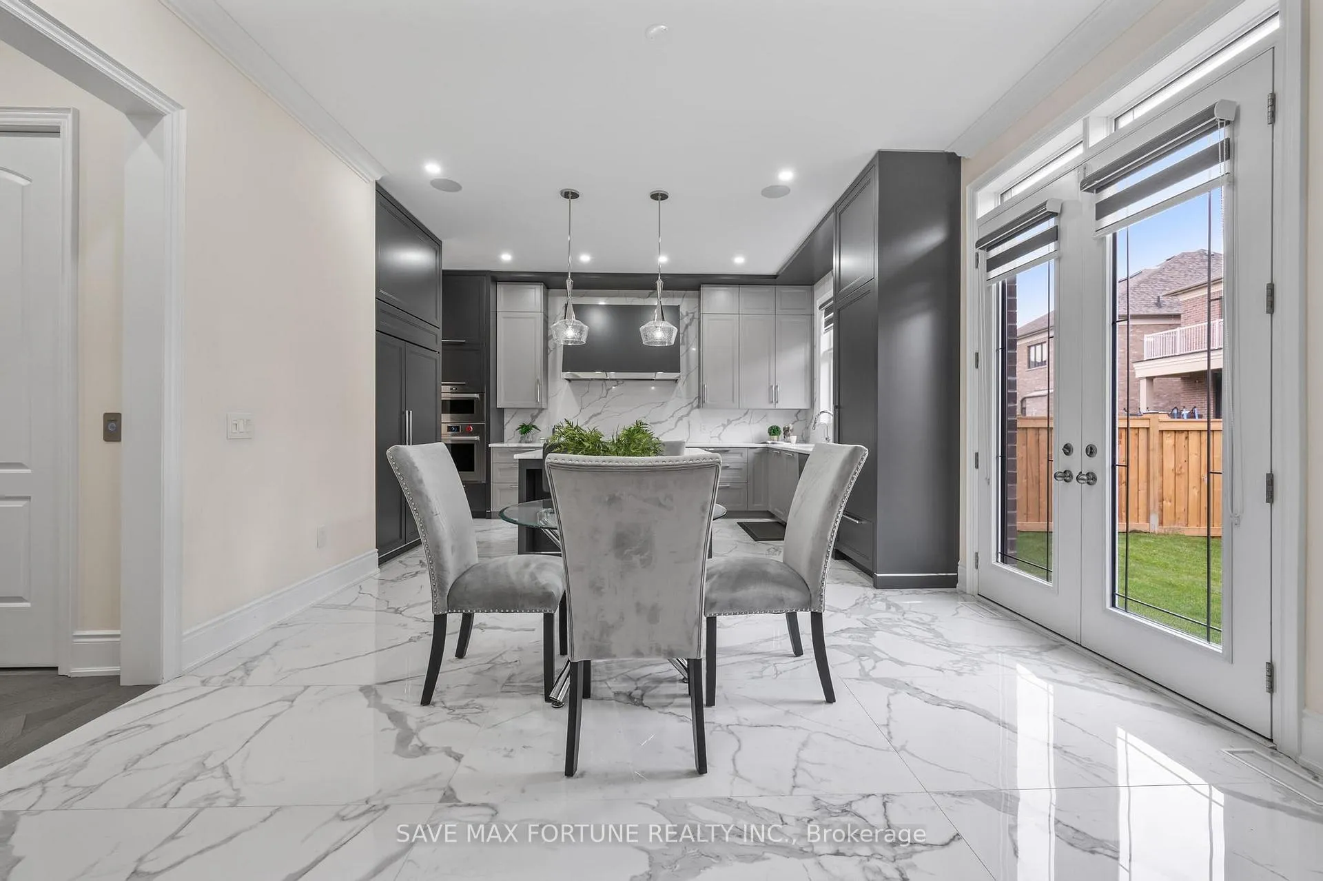 Photo 13 of 22 Pellegrini Dr E, Vaughan, Kleinburg — HOMEH