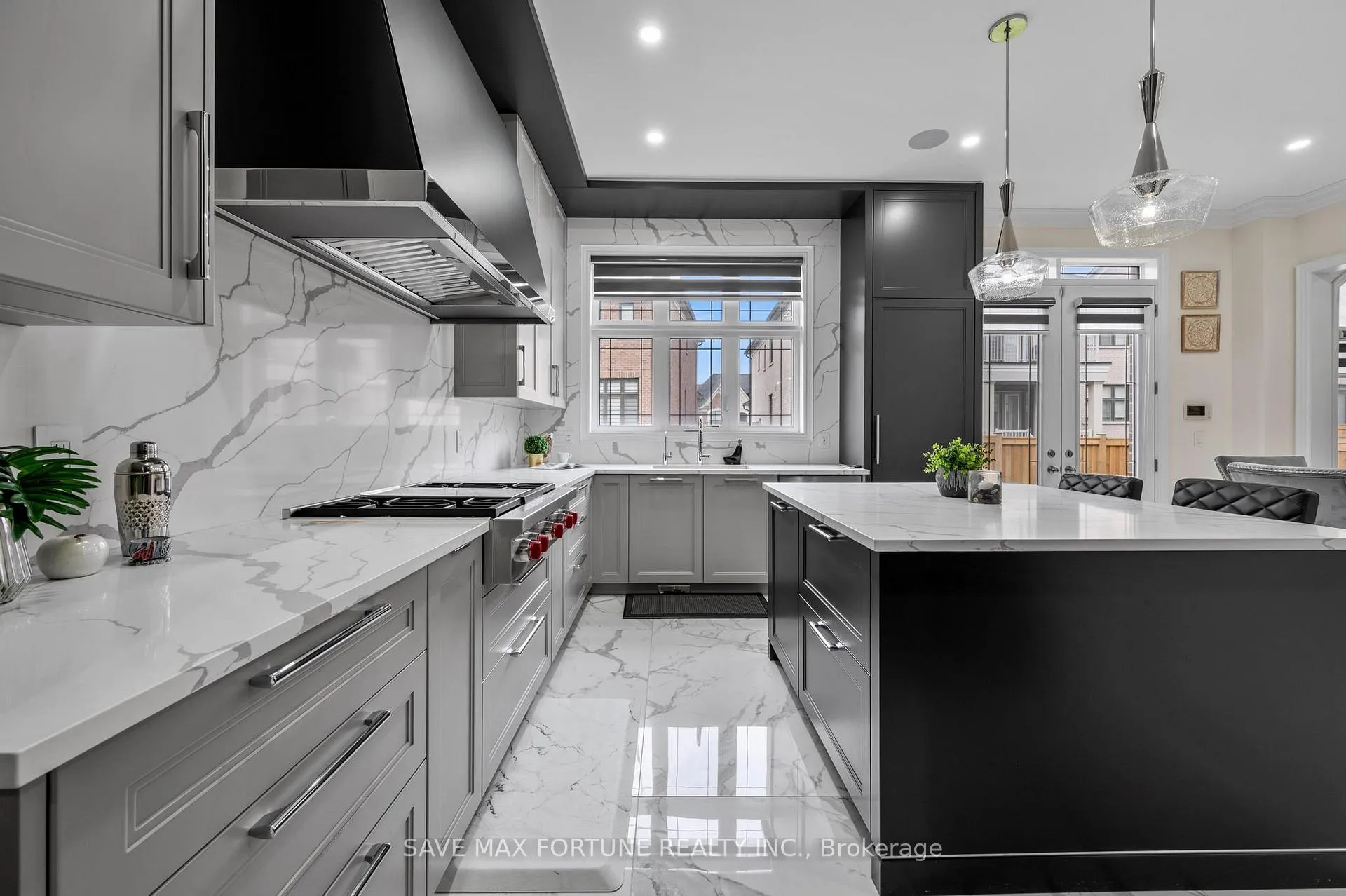 Photo 15 of 22 Pellegrini Dr E, Vaughan, Kleinburg — HOMEH