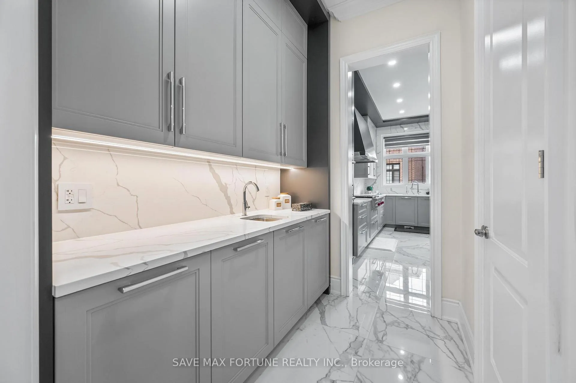 Photo 17 of 22 Pellegrini Dr E, Vaughan, Kleinburg — HOMEH