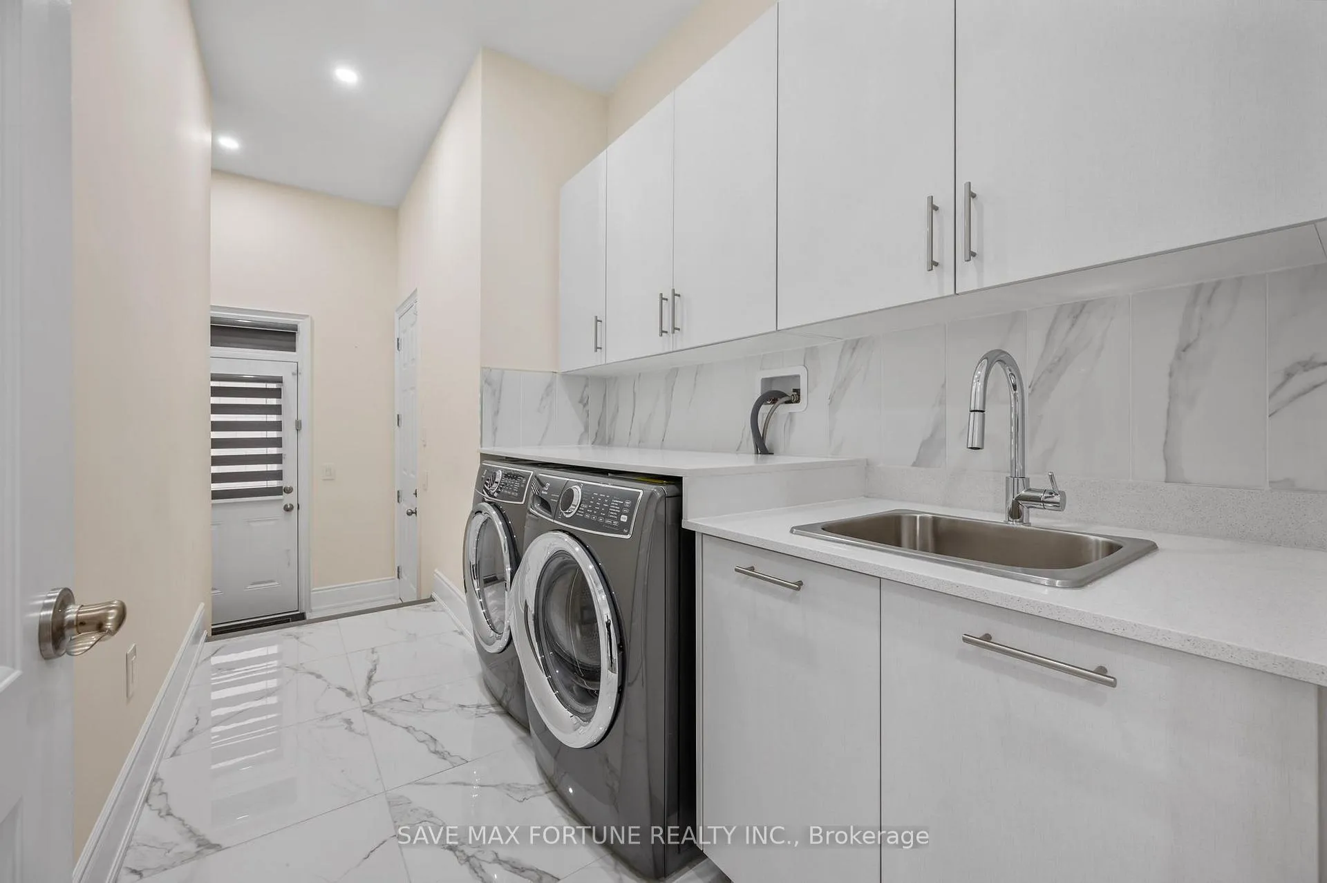 Photo 18 of 22 Pellegrini Dr E, Vaughan, Kleinburg — HOMEH