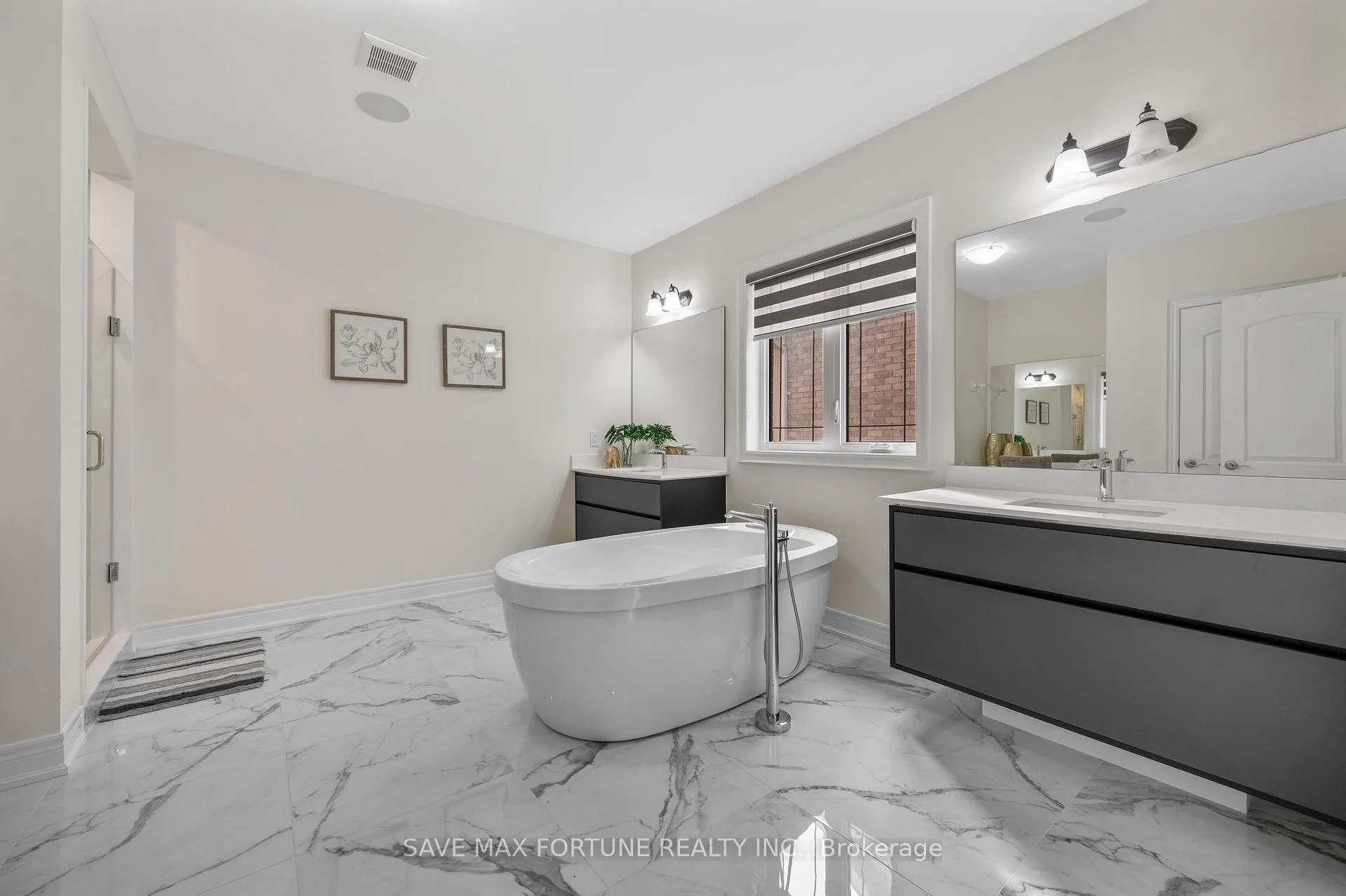 Photo 25 of 22 Pellegrini Dr E, Vaughan, Kleinburg — HOMEH