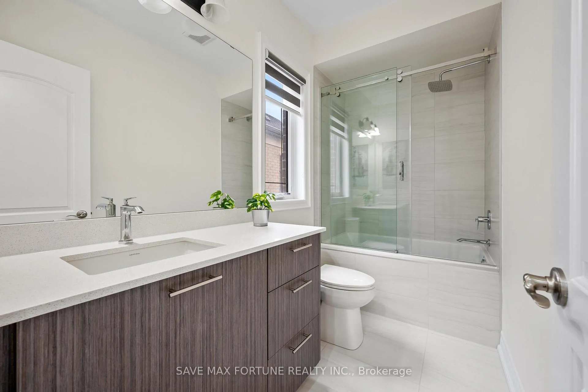 Photo 28 of 22 Pellegrini Dr E, Vaughan, Kleinburg — HOMEH