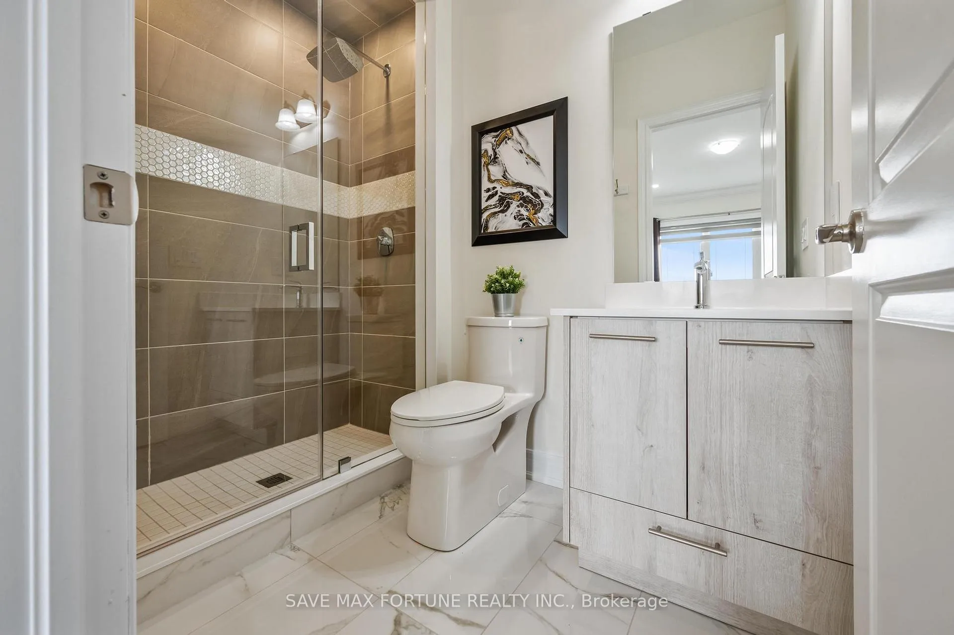Photo 32 of 22 Pellegrini Dr E, Vaughan, Kleinburg — HOMEH