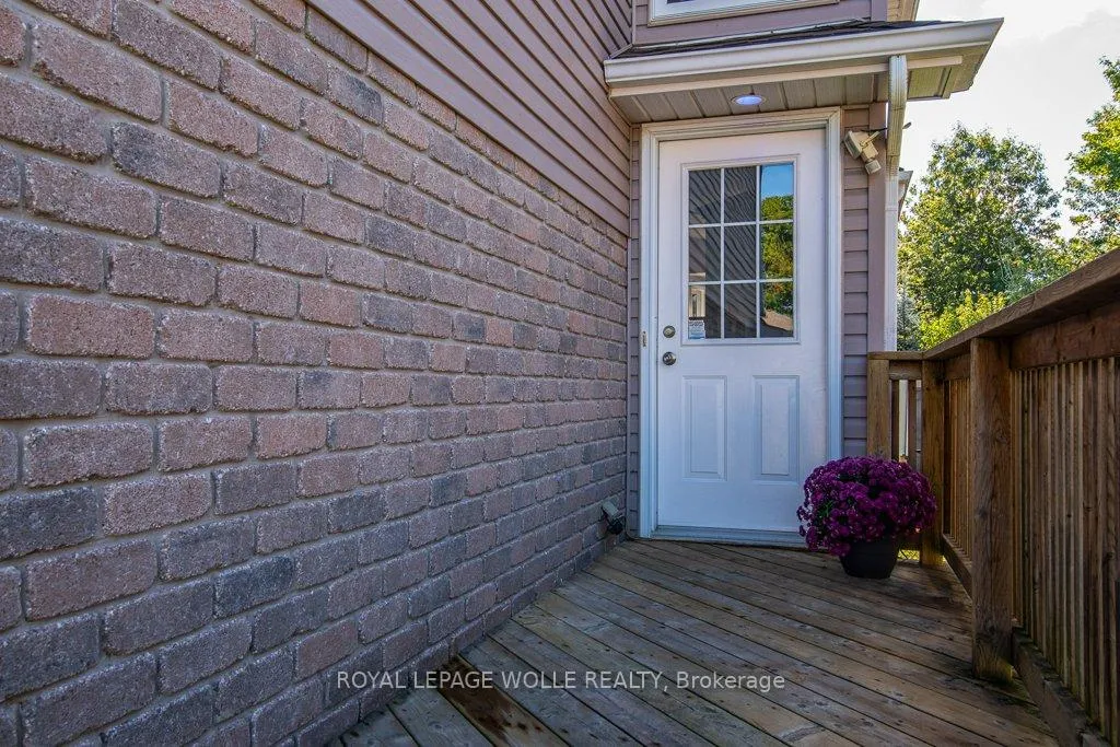 Photo 3 of 323 Pastern Trail, Waterloo — HOMEH