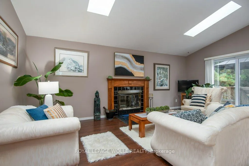 Photo 8 of 323 Pastern Trail, Waterloo — HOMEH