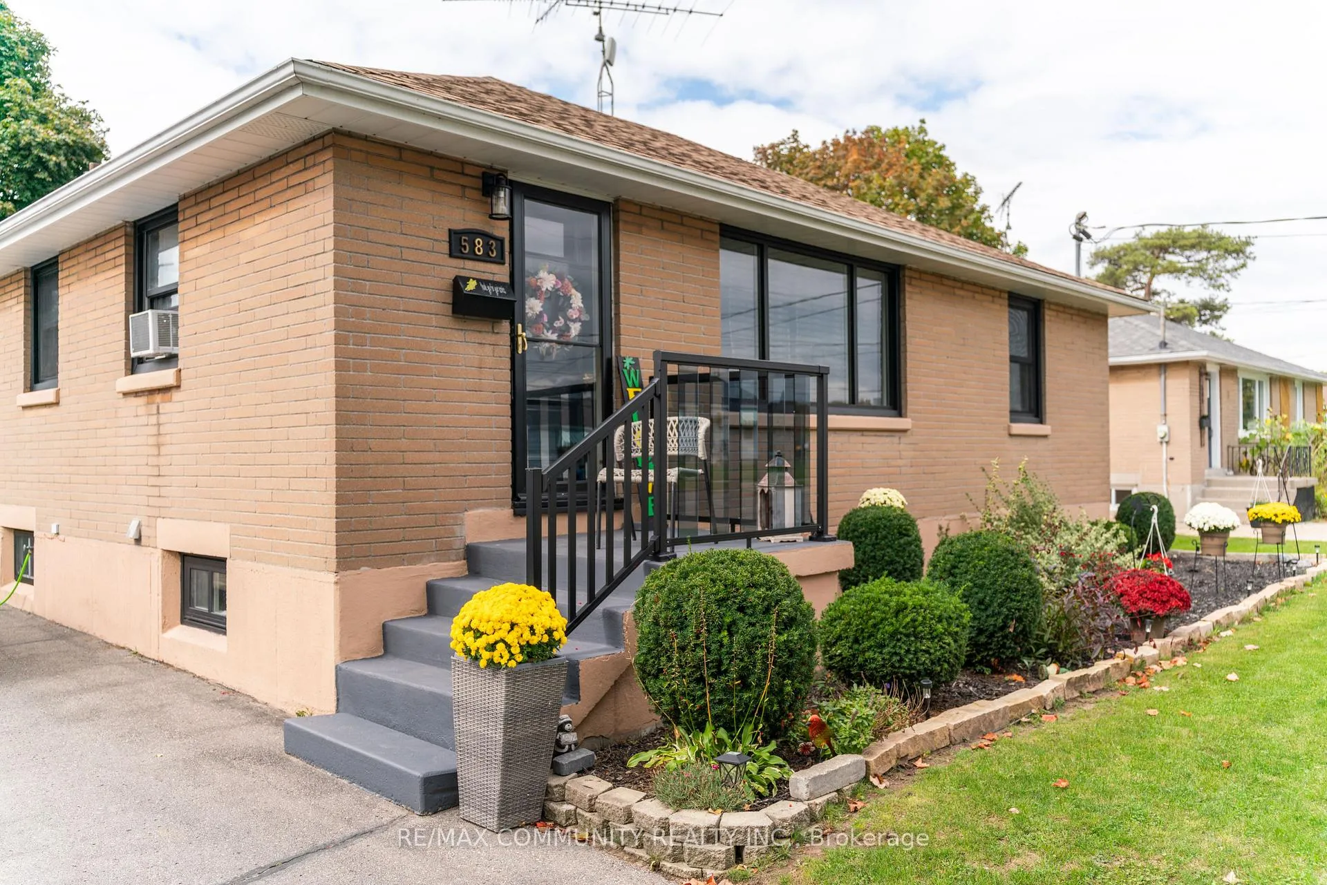 Photo 5 of 583 Burnham Street, Cobourg — HOMEH