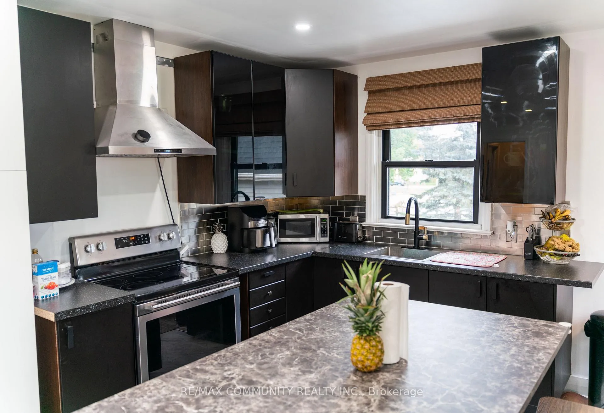 Photo 10 of 583 Burnham Street, Cobourg — HOMEH