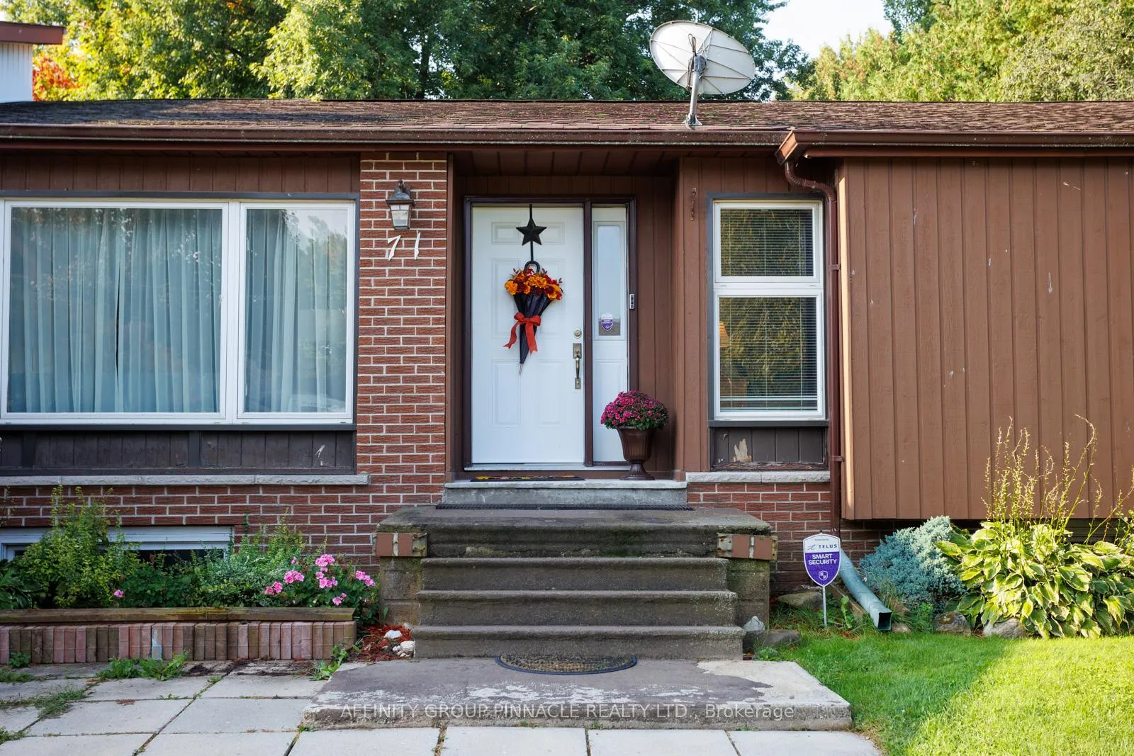 Photo 4 of 71 Fifth Street, Brock, Beaverton — HOMEH