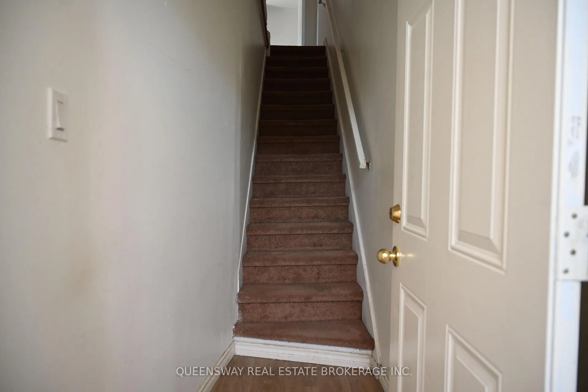 Photo 3 of 21 Kinrade Avenue, Hamilton, Gibson — HOMEH