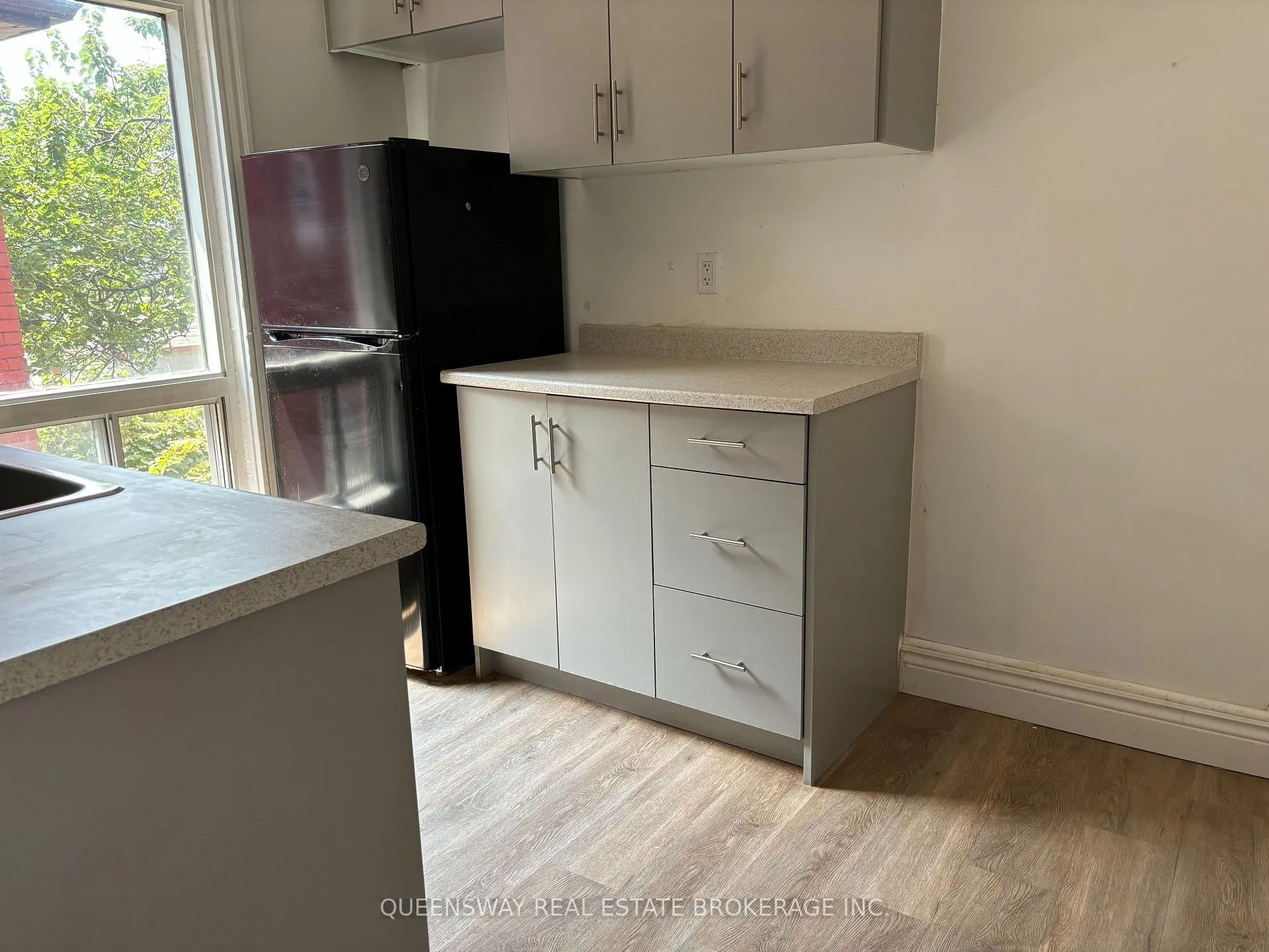 Photo 6 of 21 Kinrade Avenue, Hamilton, Gibson — HOMEH