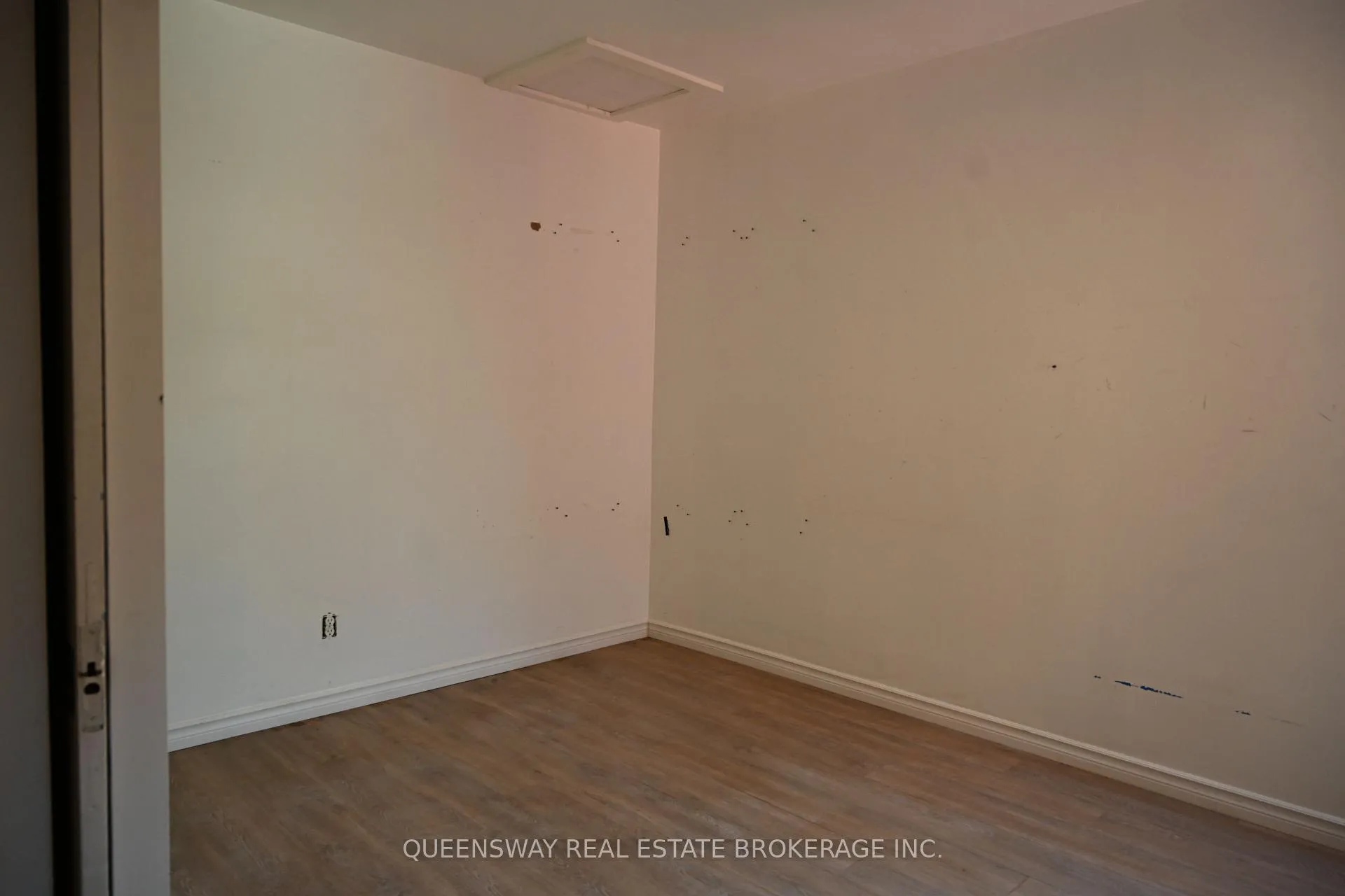 Photo 8 of 21 Kinrade Avenue, Hamilton, Gibson — HOMEH