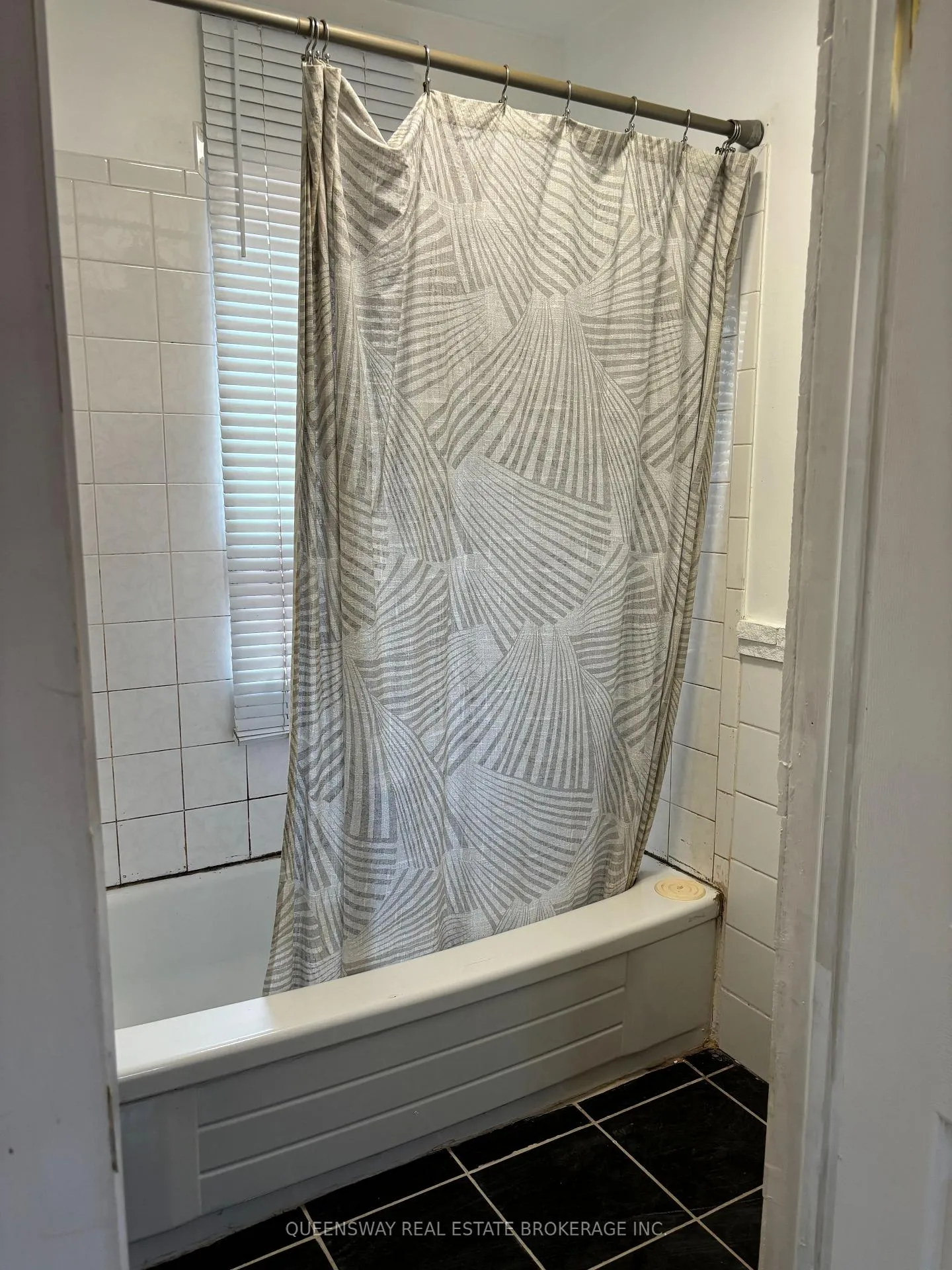 Photo 15 of 21 Kinrade Avenue, Hamilton, Gibson — HOMEH